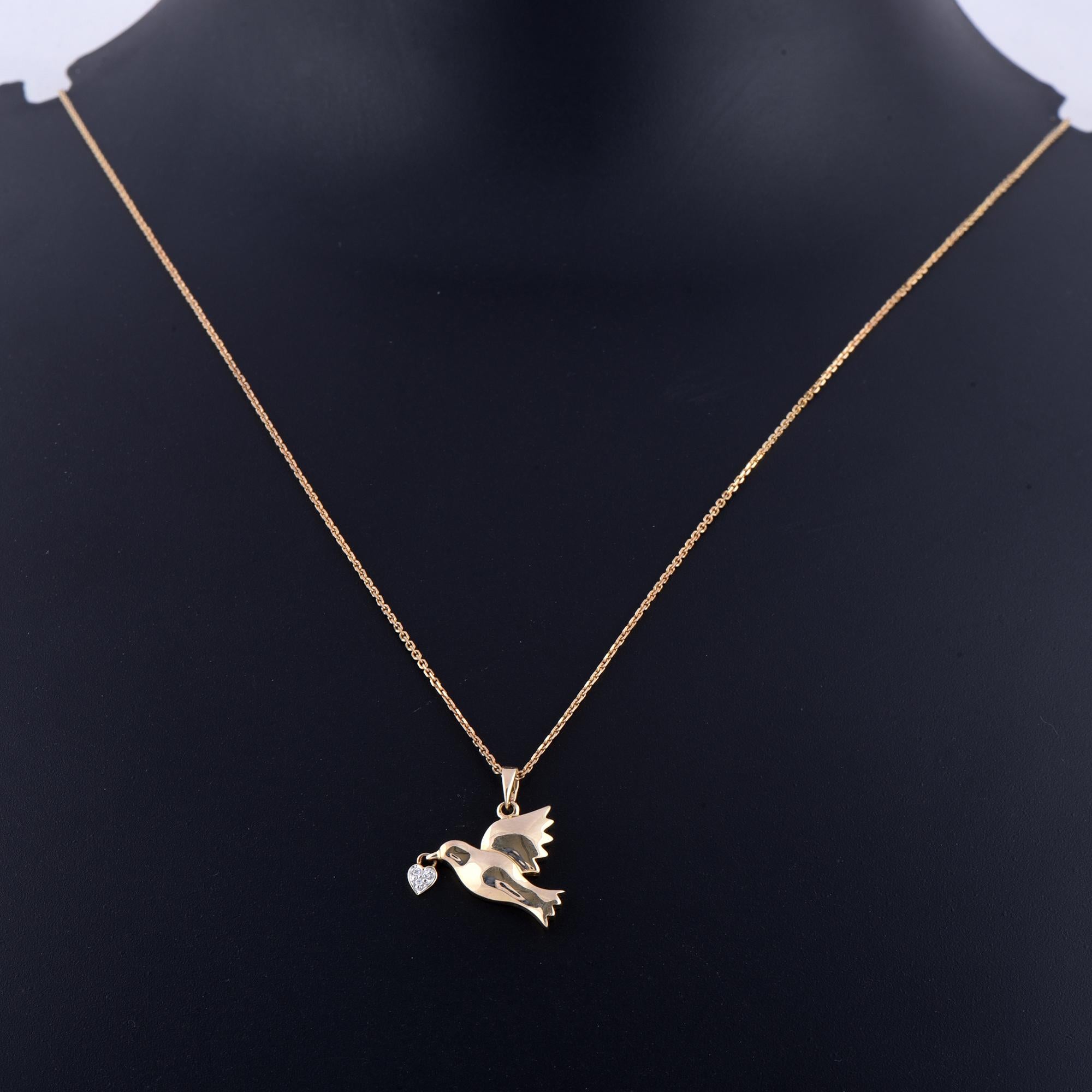 TJD 0,01 carati di diamante rotondo in oro giallo 14 Kt Ciondolo alla moda con piccione e lucchetto In condizioni Nuovo in vendita a New York, NY