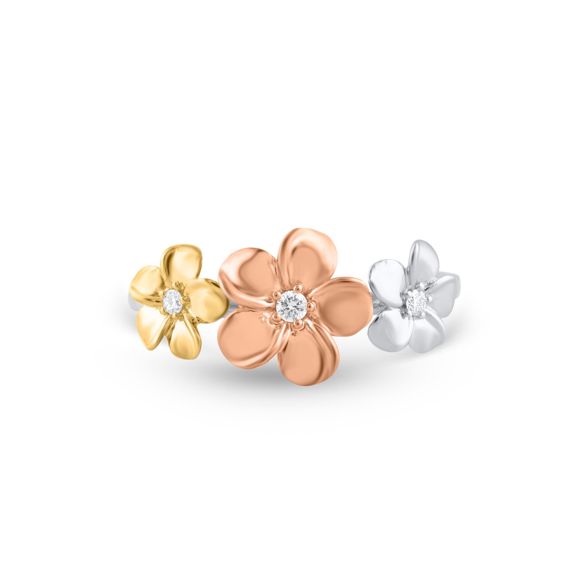 TJD 0,05 Karat Brillantschliff Diamant 14KT Dreifarbiger Gold Plumeria Blumenring mit Diamanten im Brillantschliff (Zeitgenössisch) im Angebot
