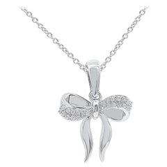 TJD Pendentif à la mode en or blanc 14 carats avec nœud papillon en forme de nœud papillon et diamant rond de 0,05 carat