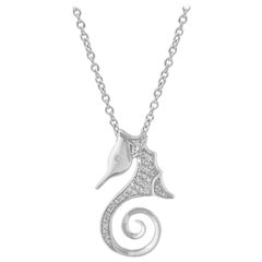 Pendentif mode en forme d'hippocampe en or blanc 14 carats avec diamants ronds de 0,05 carat, de marque TJD