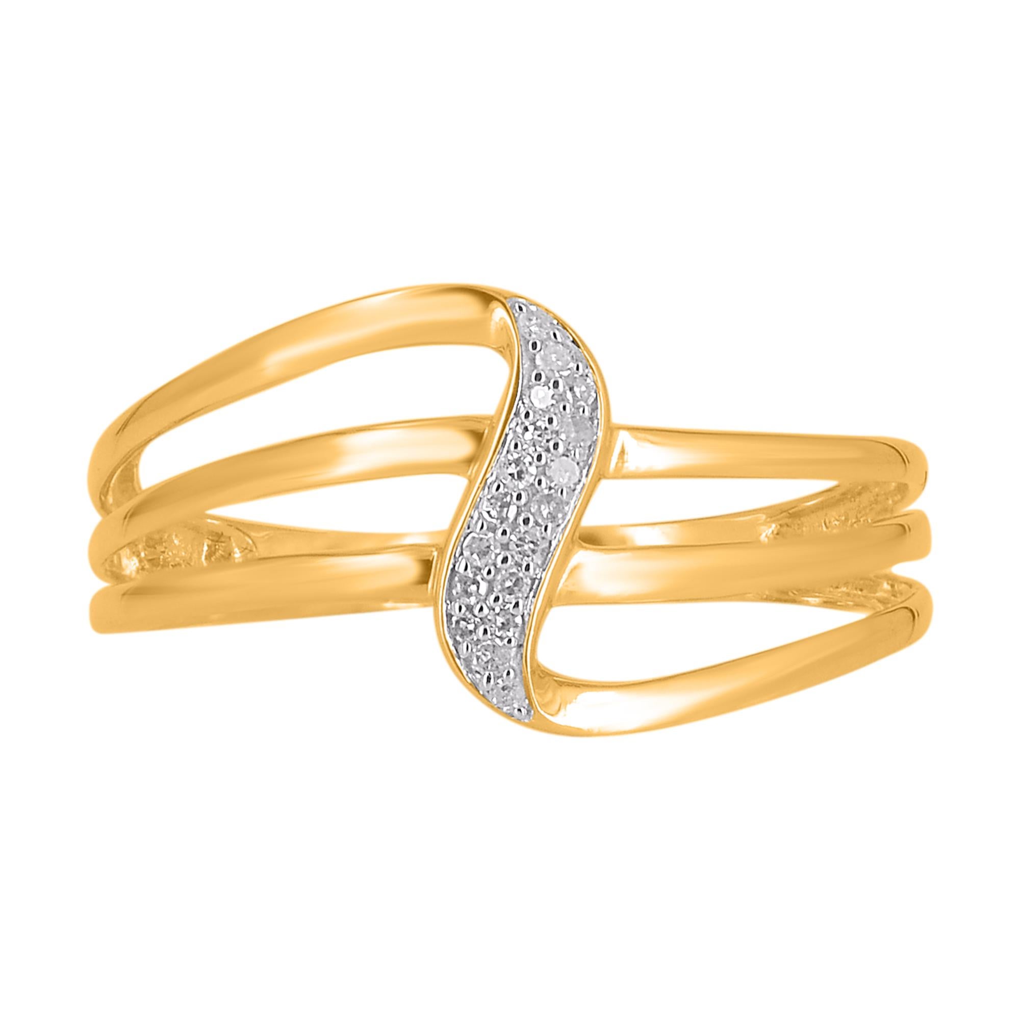 Cette bague en diamant intemporelle rendra ce moment spécial. Fabriqué en or jaune 14 carats. Cette bague présente 18 diamants ronds étincelants, magnifiquement sertis en pavé. Le poids total du diamant est de 0,050 carat. Les diamants sont de