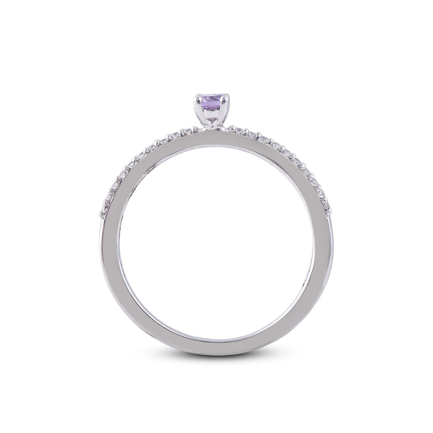 Women's TJD 0.10 Carat 14 Karat White Gold Round and Oval Cut Amethyst Engagement Ring For Sale