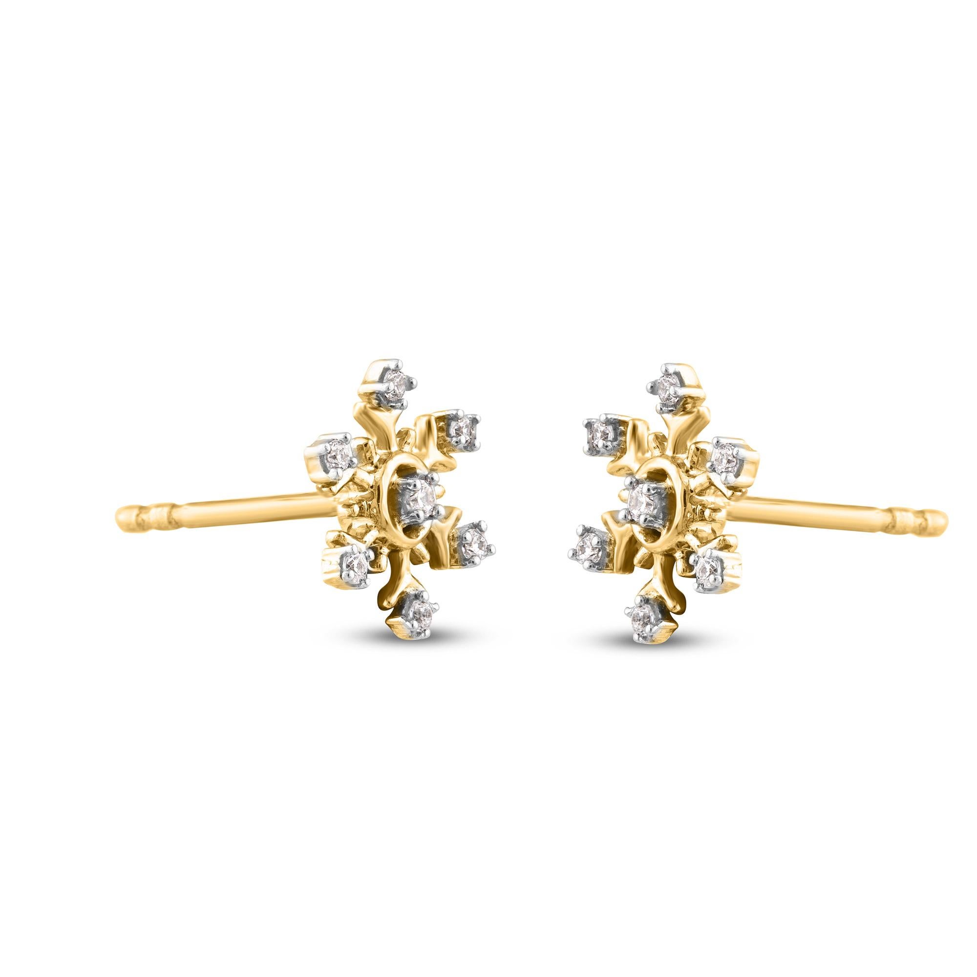 Moderne TJD Boucles d'oreilles flocon de neige en or jaune 14KT avec diamant taille brillant de 0,10 carat en vente