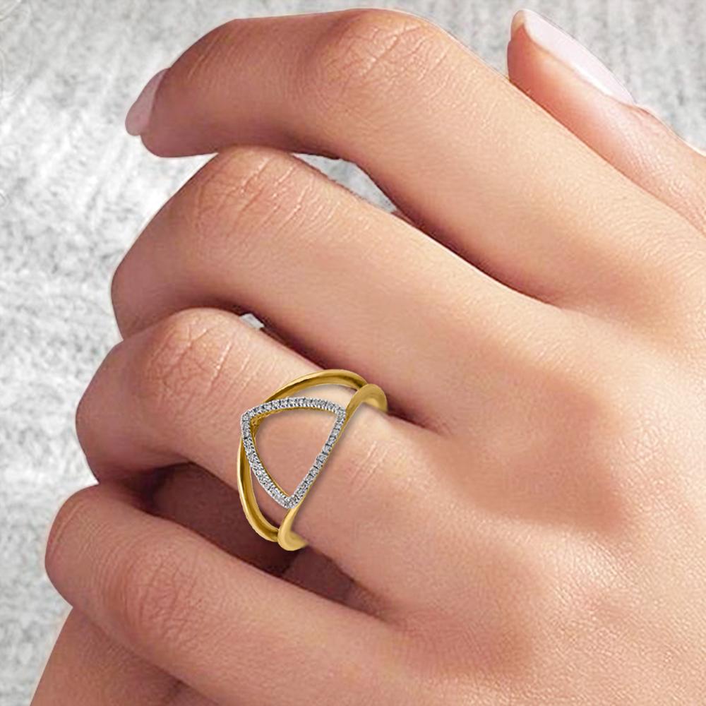 TJD Anello con diamante rotondo da 0,10 carati in oro giallo 14 carati con taglio Trillian e gambo spaccato In condizioni Nuovo in vendita a New York, NY