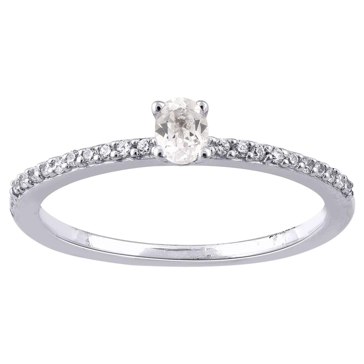 TJD 0.10Carat 14 Karat White Gold Round and Oval cut White Topaz Engagement ring For Sale