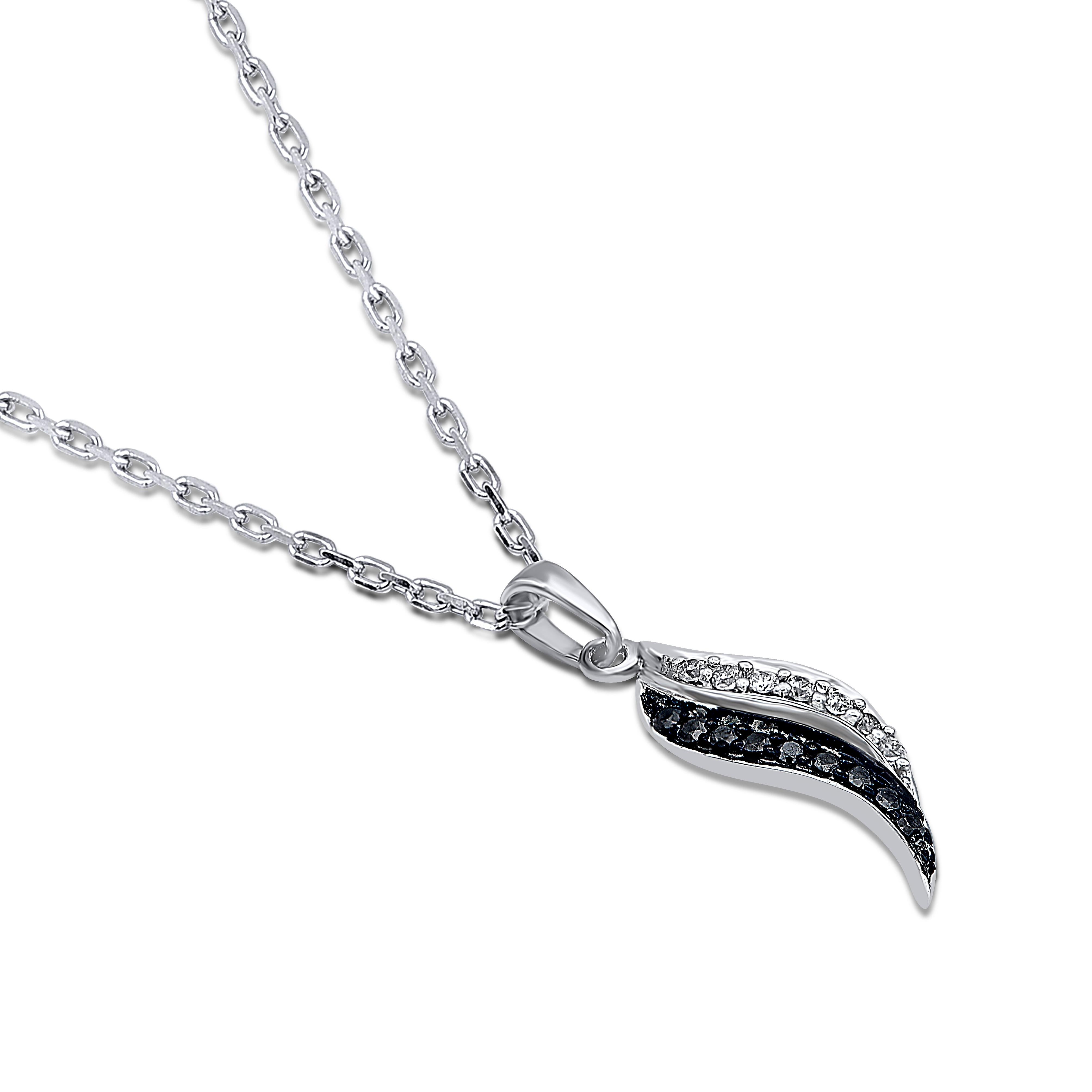 Lumineux et fantaisiste, ce pendentif en diamant en forme de feuille de créateur est un charmant rappel de l'amusement. Whiting avec 16 diamants ronds de taille brillant et traités en noir, sertis en pavé et fabriqués par nos experts en interne en