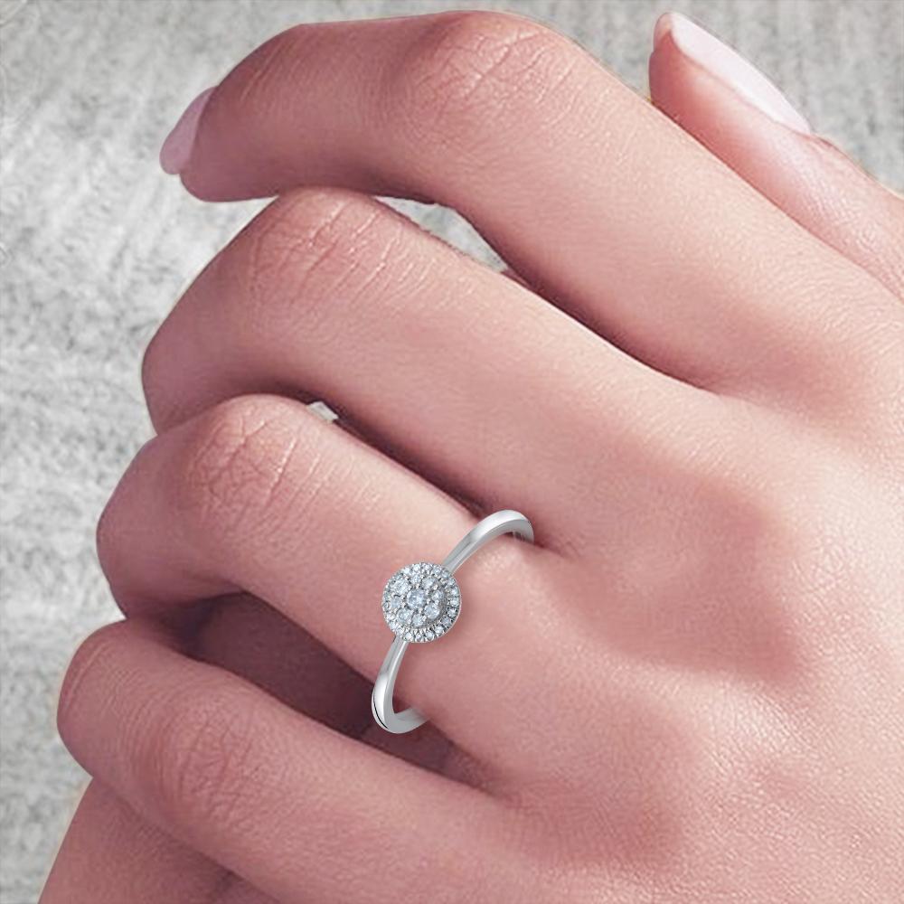 Bague grappe de diamants ronds naturels de 0,12 carat en or blanc 14 carats TJD Neuf - En vente à New York, NY