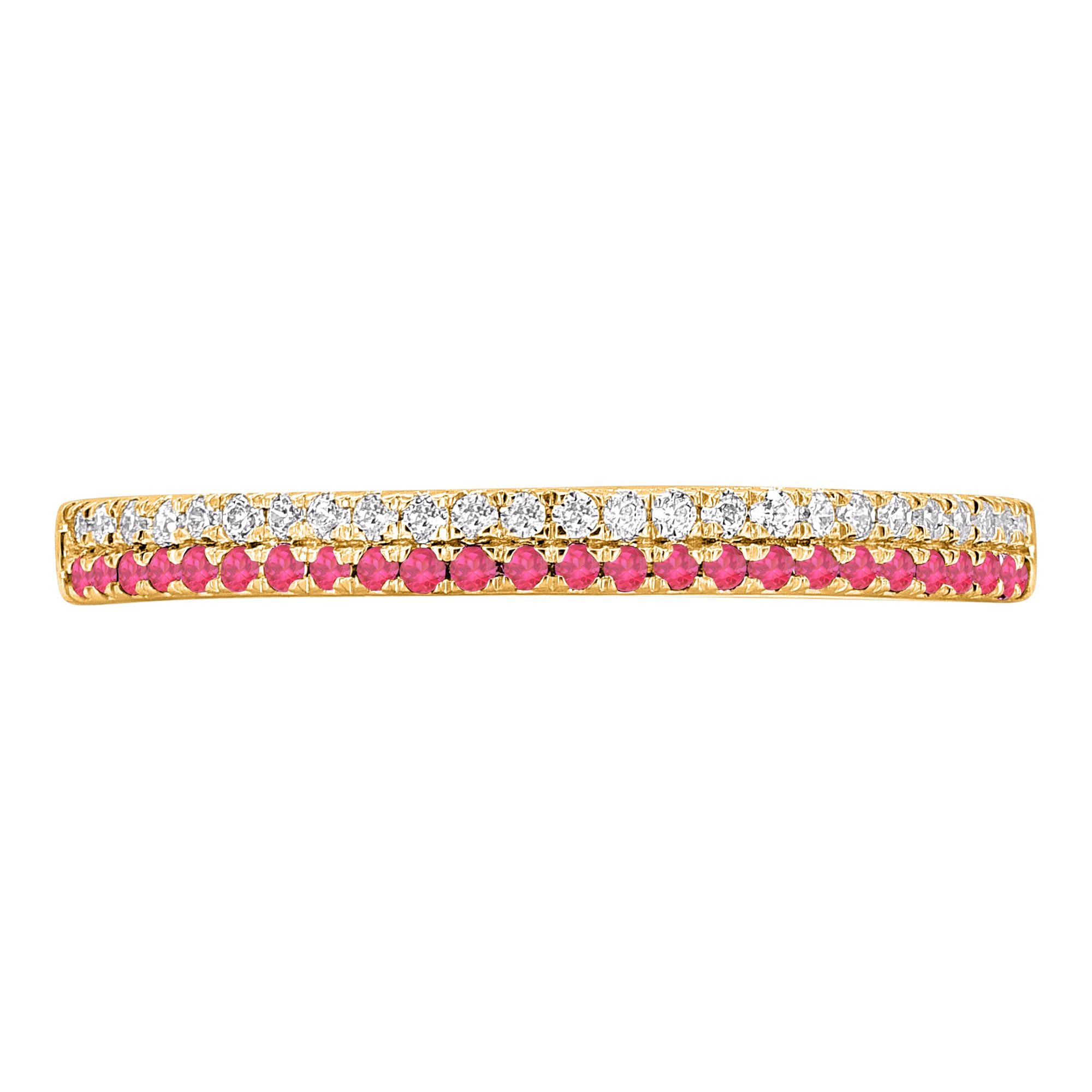 Cette magnifique bague en diamant et rubis est fabriquée à la main en or blanc 14 carats. Les 25 diamants ronds et les 25 rubis sont élégamment montés en serti clos. Les diamants sont classés couleur H-I, pureté I2.  il s'agit d'un ajout précieux à