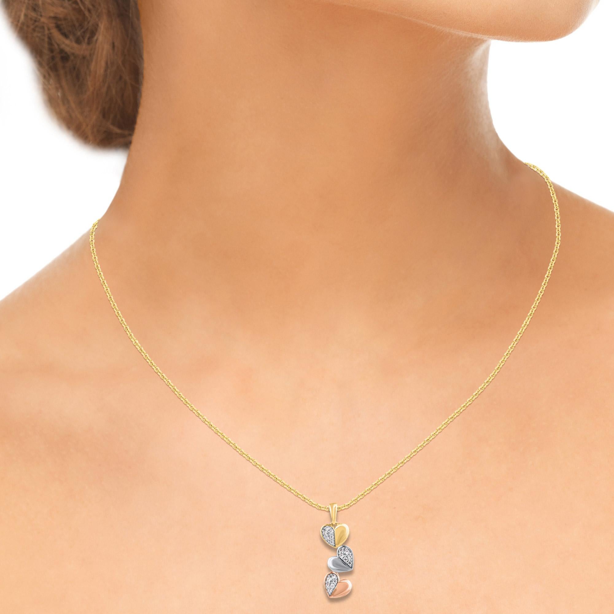 TJD 0.15 Carat Brilliant Cut Diamond 14 Karat Gold Triple Heart Pendant Necklace In New Condition For Sale In New York, NY
