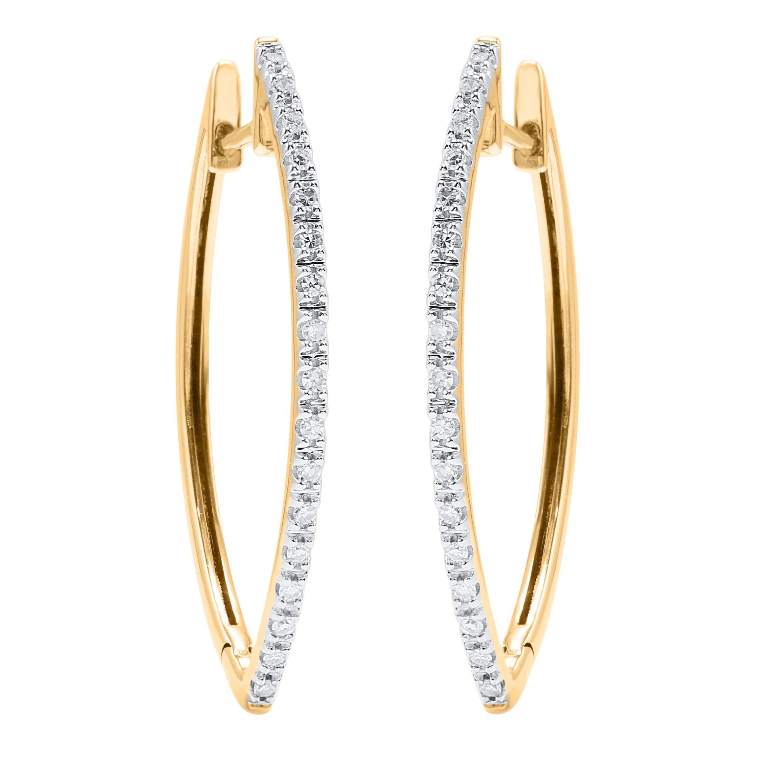 Contemporain Créoles en or jaune 14 carats avec diamants naturels taille ronde de 0,15 carat TJD en vente