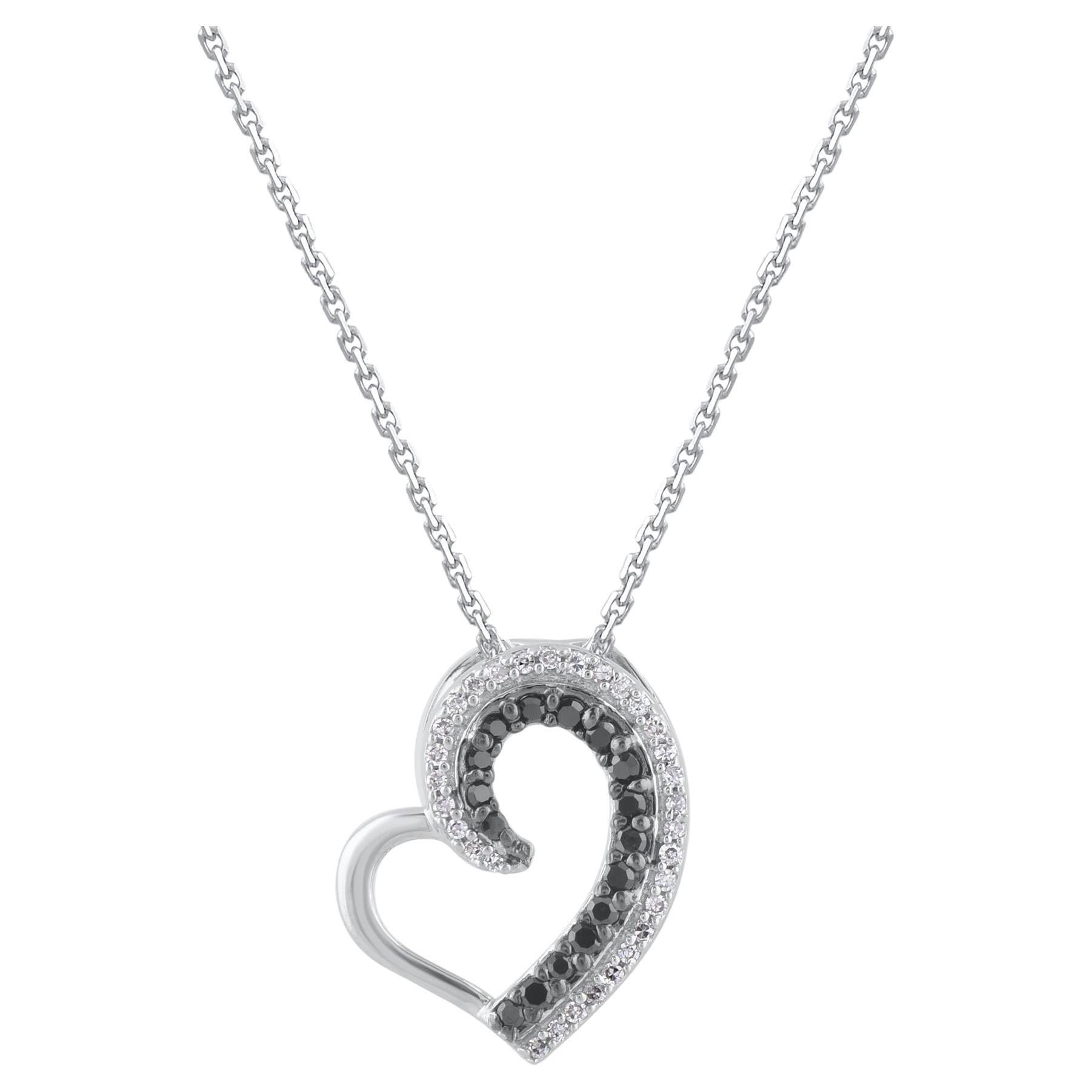 TJD Ciondolo a cuore inclinato in oro 14KT con diamante bianco e nero trattato da 0,15 carati in vendita