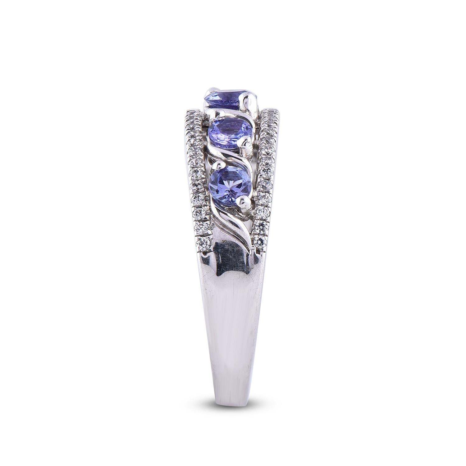 Round Cut TJD 0.20 Carat Diamond and Tanzanite 14 Karat White Gold Fashion Band Ring For Sale