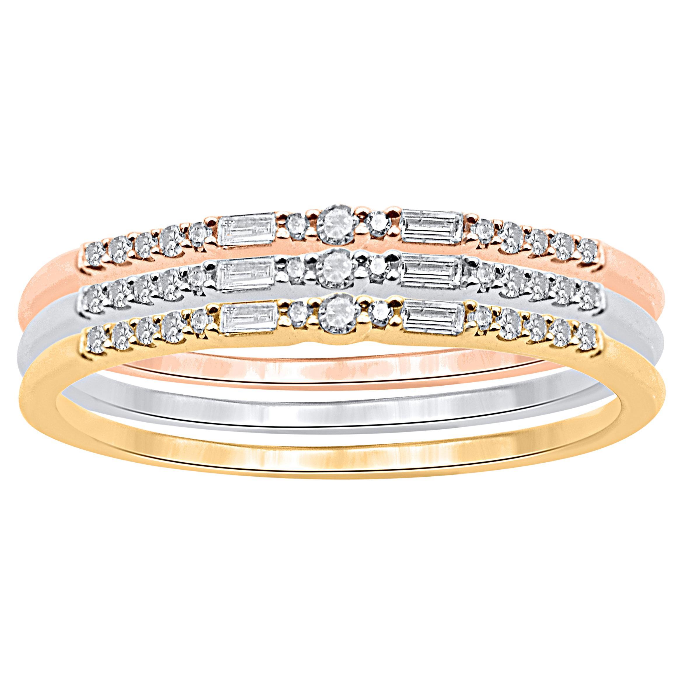 TJD Bracelet empilable trois pièces en or 14 carats tricolore avec diamant de 0,20 carat en vente