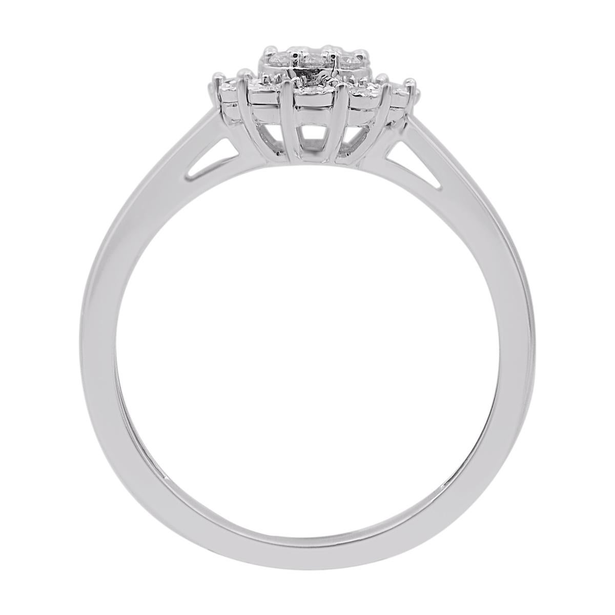 Contemporain Bague de fiançailles halo en or blanc 14 carats avec diamant rond naturel de 0,20 carat TJD en vente