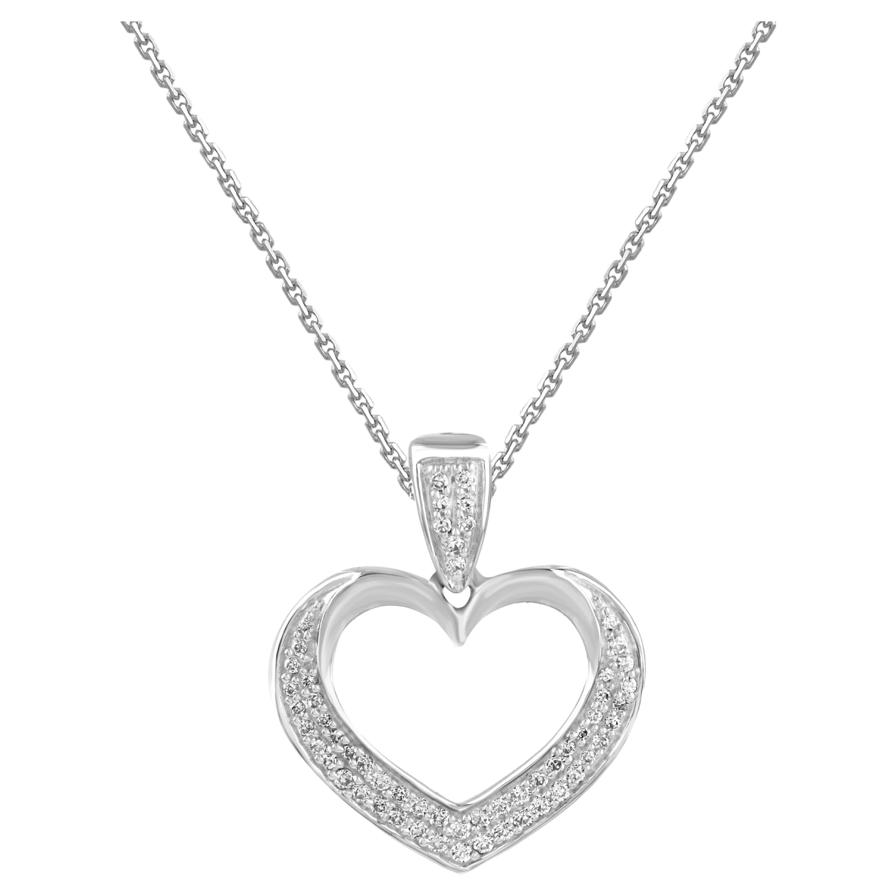 TJD 0.20 Carat Natural Round Diamond 14 Karat White Gold Heart Pendant Necklace For Sale