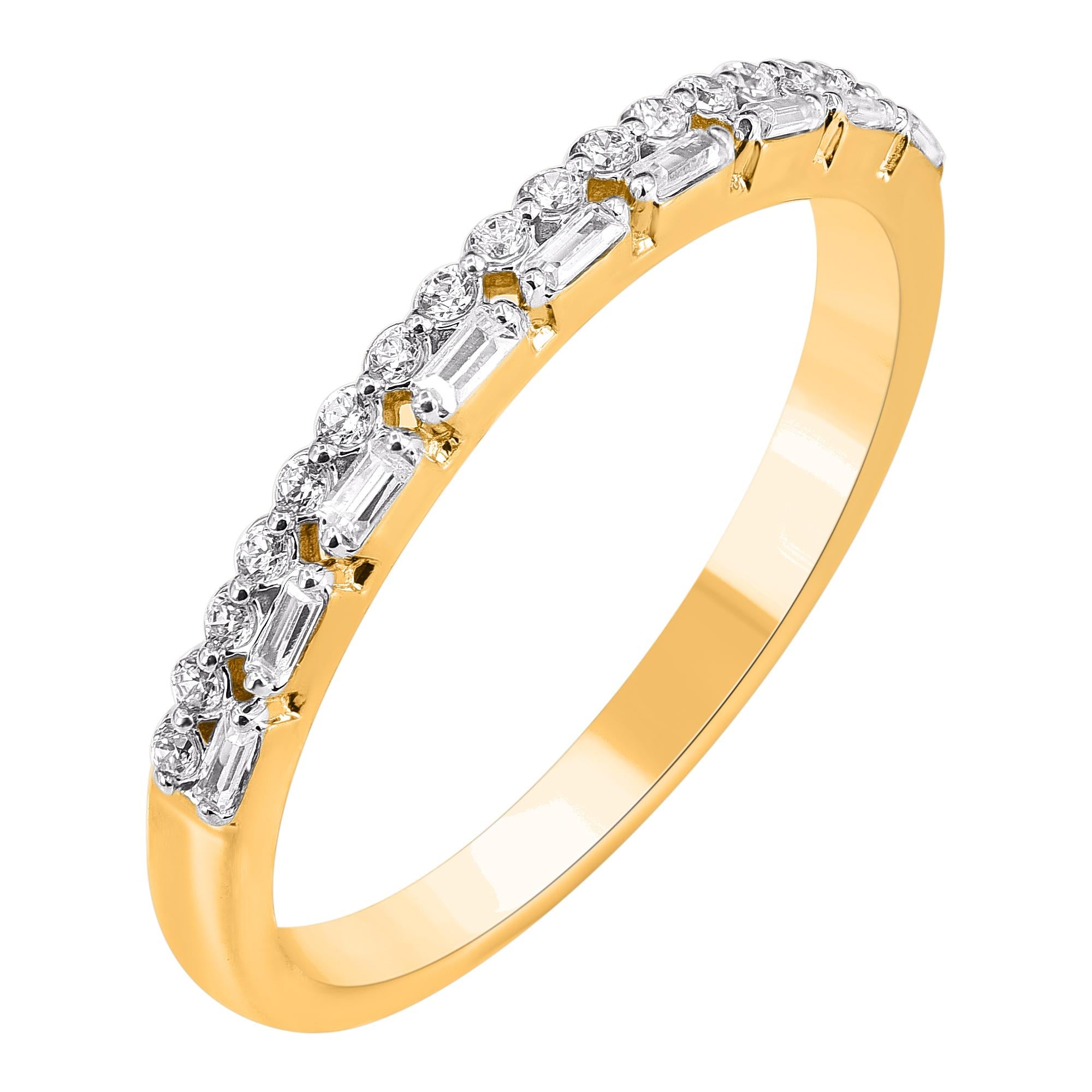 Art Deco TJD 0.20 Carat Round & Baguette Cut Diamond 14KT Yellow Gold Wedding Band Ring For Sale