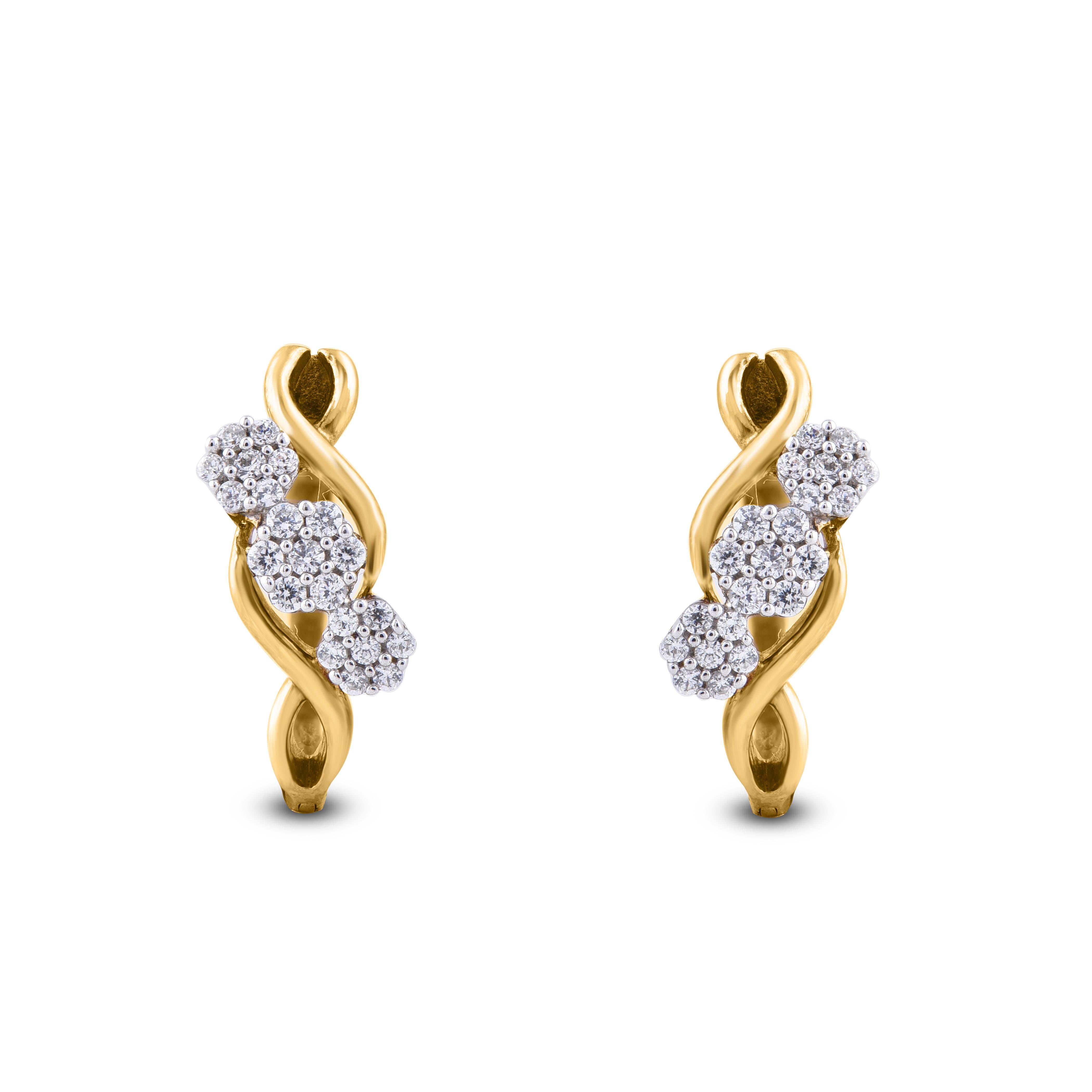 un paio unico di orecchini a cerchio con splendidi diamanti rotondi su questi audaci orecchini a cerchio, incastonati in oro giallo 14 carati con 42 diamanti rotondi di colore H+I e purezza I2 che li rendono perfetti per essere indossati ogni giorno.
