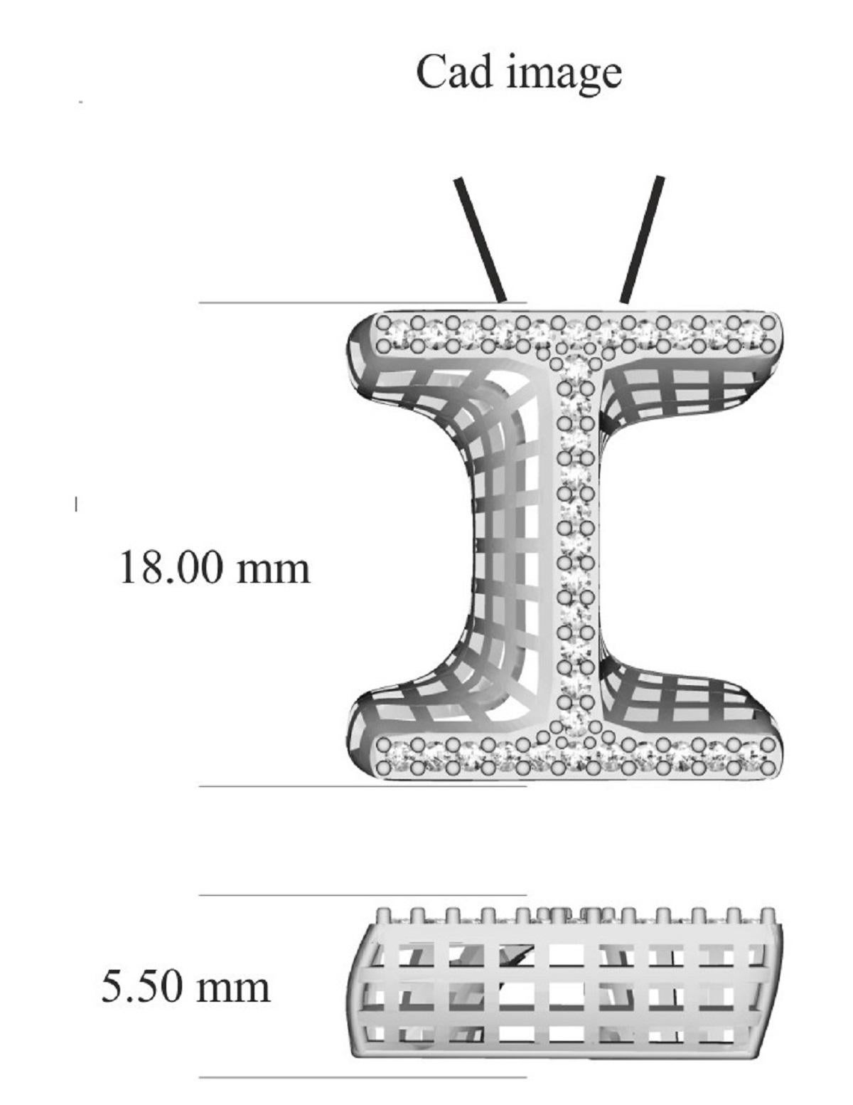 Verleihen Sie Ihrem Outfit einen zeitlosen Look, indem Sie sich für diesen klassischen Diamantanhänger mit 3D-Initialen in Großbuchstaben E entscheiden. Gefertigt von geschickten Handwerkern in 18 KT Roségold und besetzt mit 33 handgefassten runden