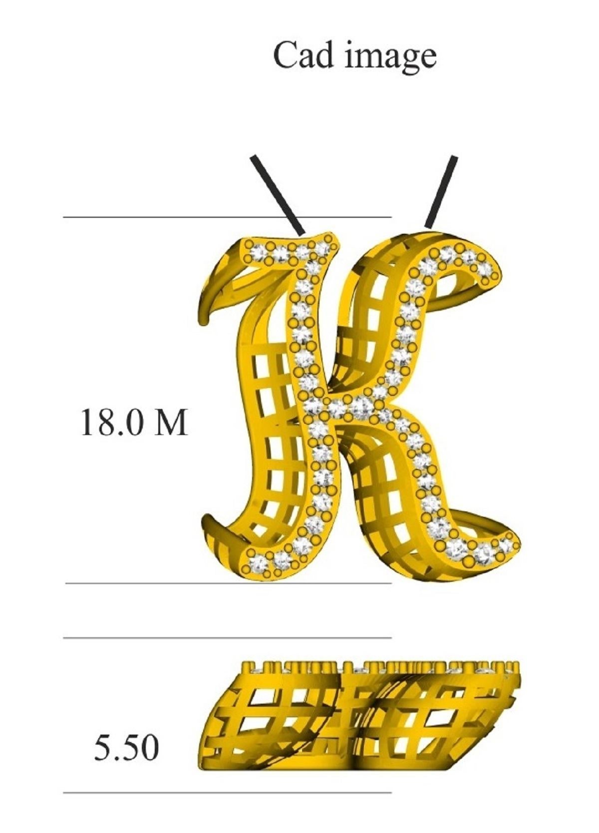 Le superbe pendentif en 3D avec l'initiale en majuscule est un bijou que vous ne manquerez pas de chérir. Fabriqué par d'habiles artisans en or rose 18 carats et serti de 41 diamants blancs ronds de forme naturelle en serti clos, de couleur H-I et
