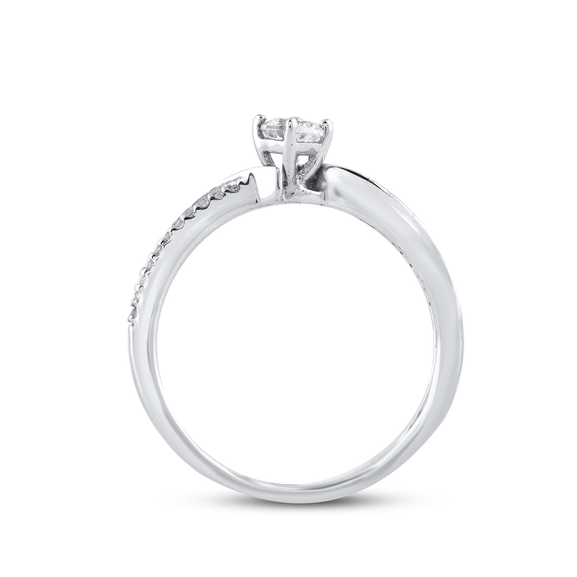 Bague de fiançailles bypass en or blanc 14 carats avec diamant rond naturel de 0,25 carat TJD Neuf - En vente à New York, NY