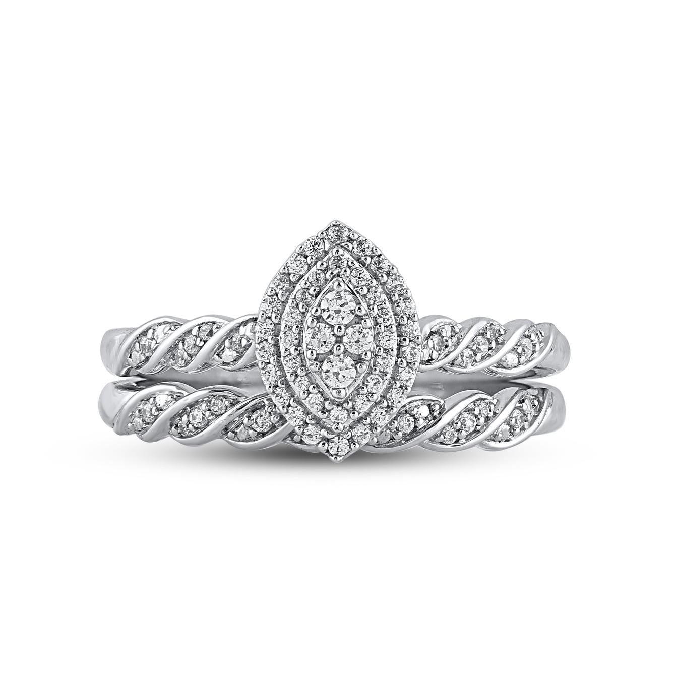 Célébrez vos prochaines étapes dans la vie et l'amour avec cette bague à diamants de forme marquise. Fabriqué en or blanc 14 carats. Cette bague de mariage est ornée d'un diamant rond de taille brillant 65 et d'un diamant rond de taille simple