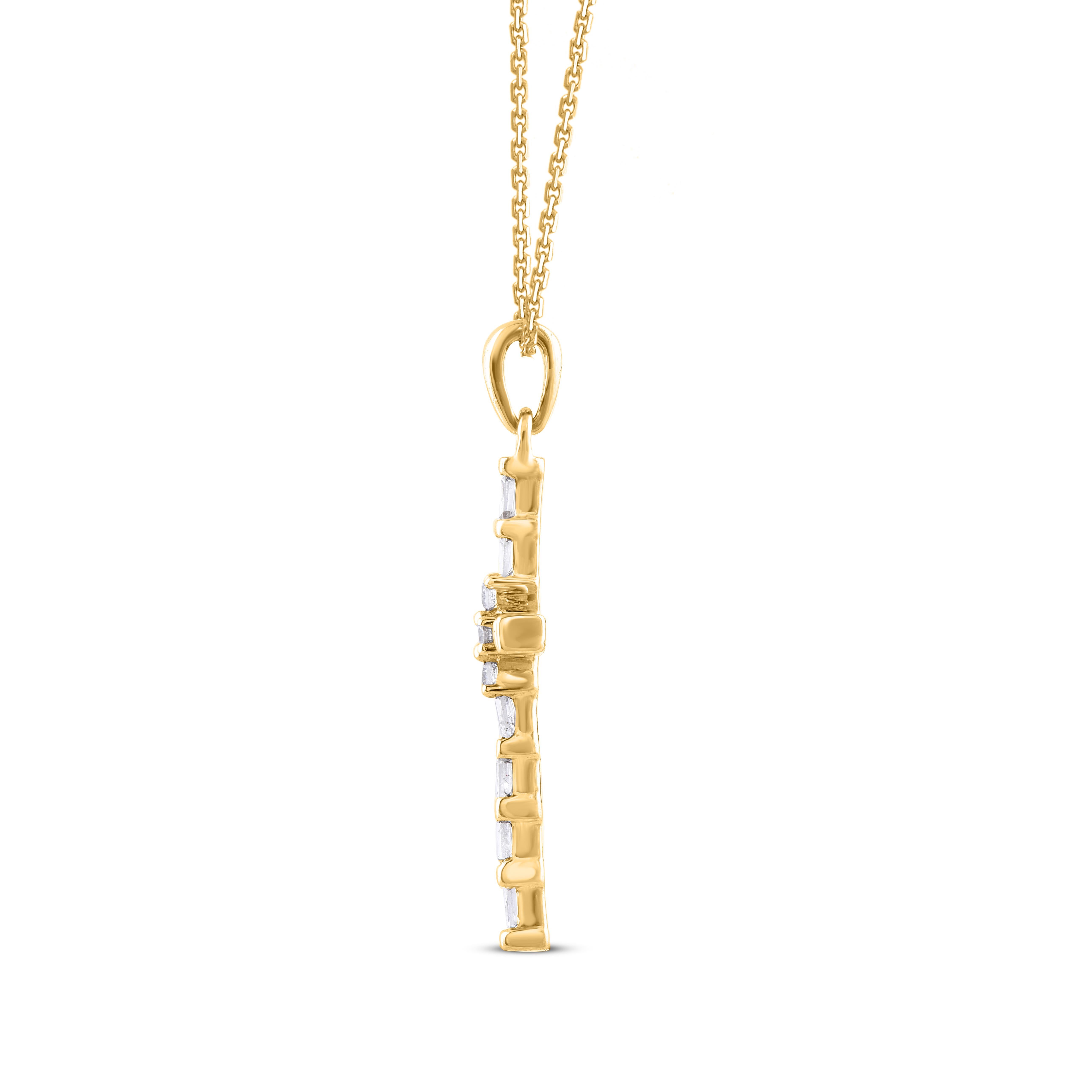 Taglio baguette TJD 0,25 carati tondi e baguette in oro giallo 14K - Ciondolo croce religiosa classica in vendita