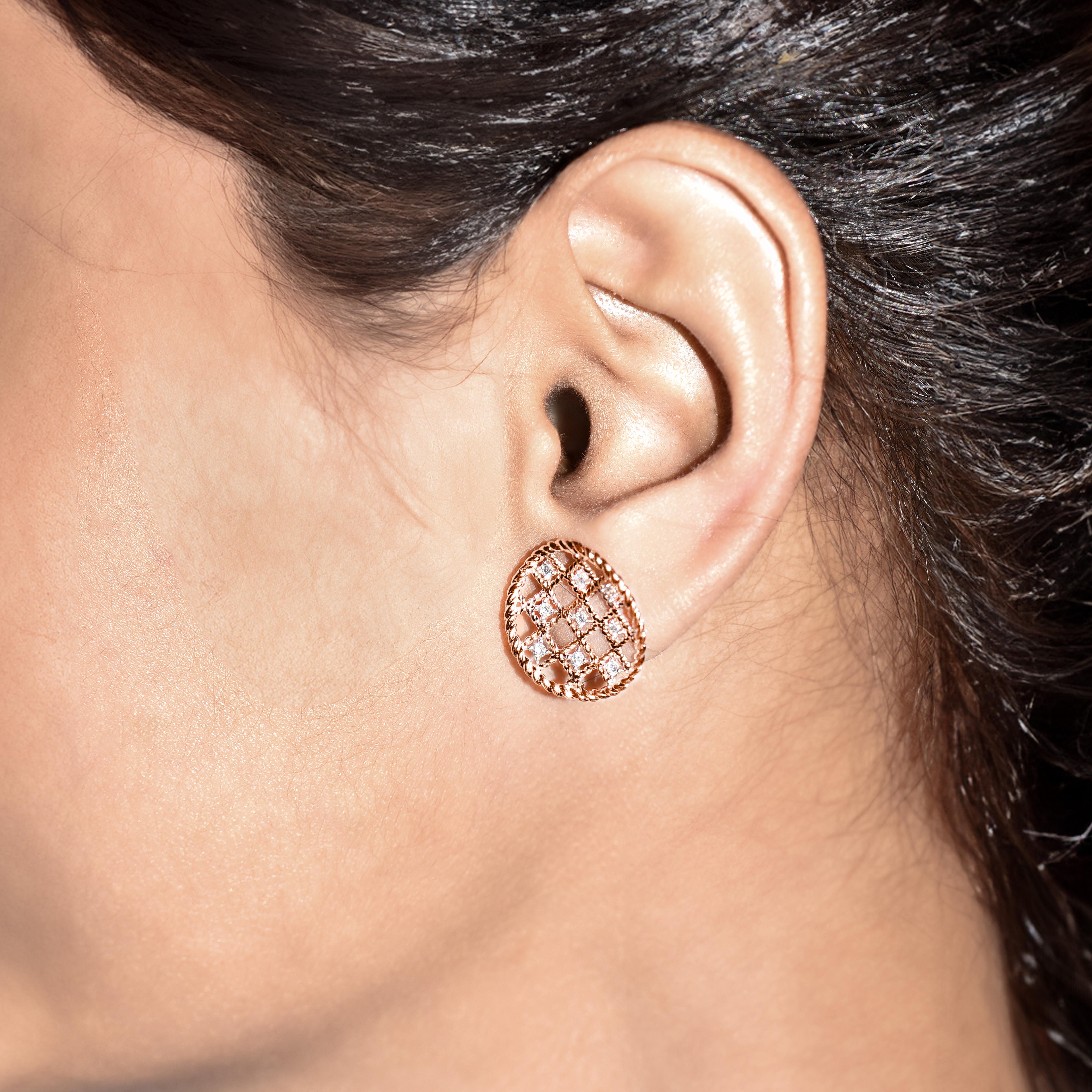 Women's TJD 0.25 Carat Round Diamond 14 Karat Rose Gold Twisted Circle Stud Earrings For Sale