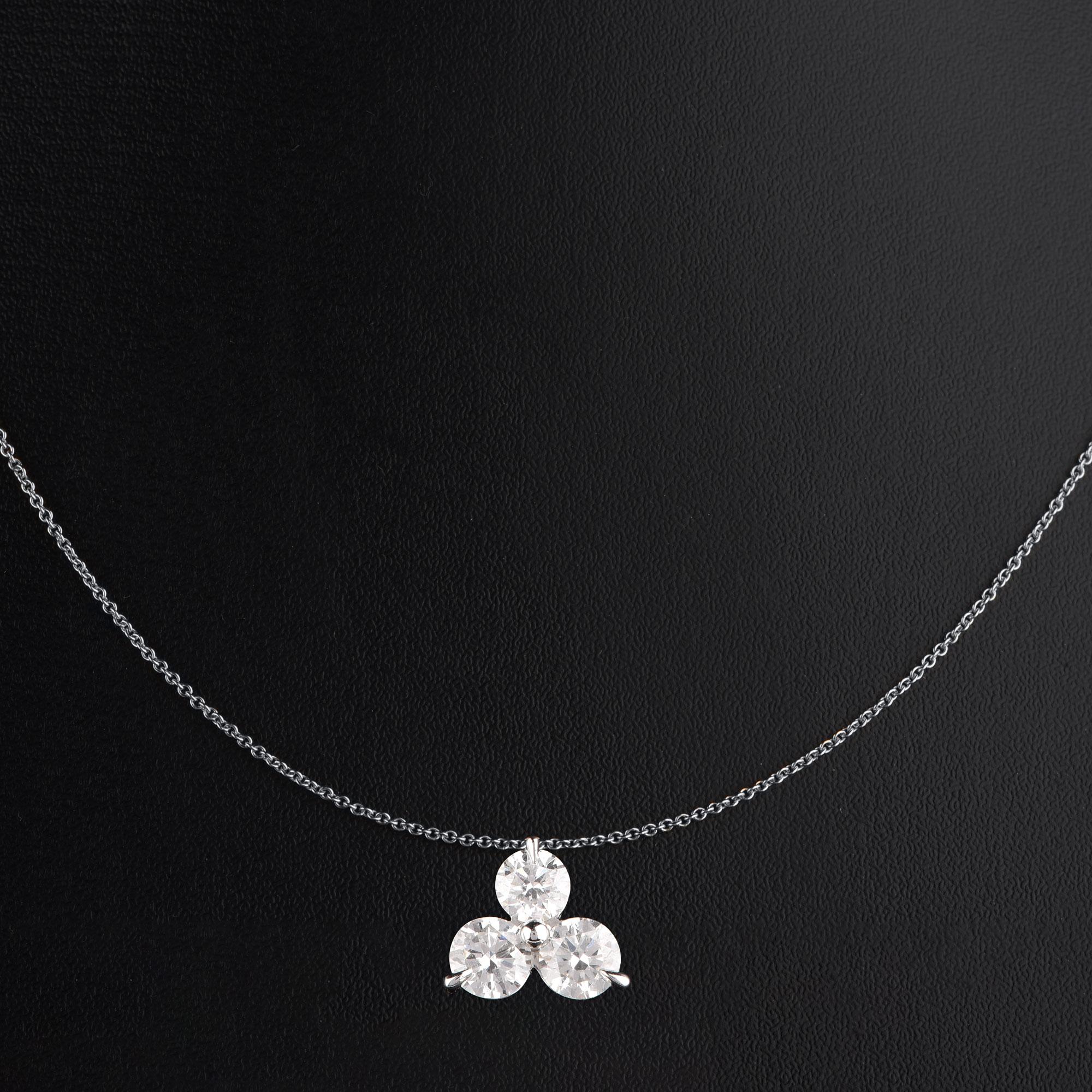 Contemporain Pendentif en or blanc 14 carats avec 3 diamants ronds de 0,50 carat TJD avec chaîne de 18 pouces en vente