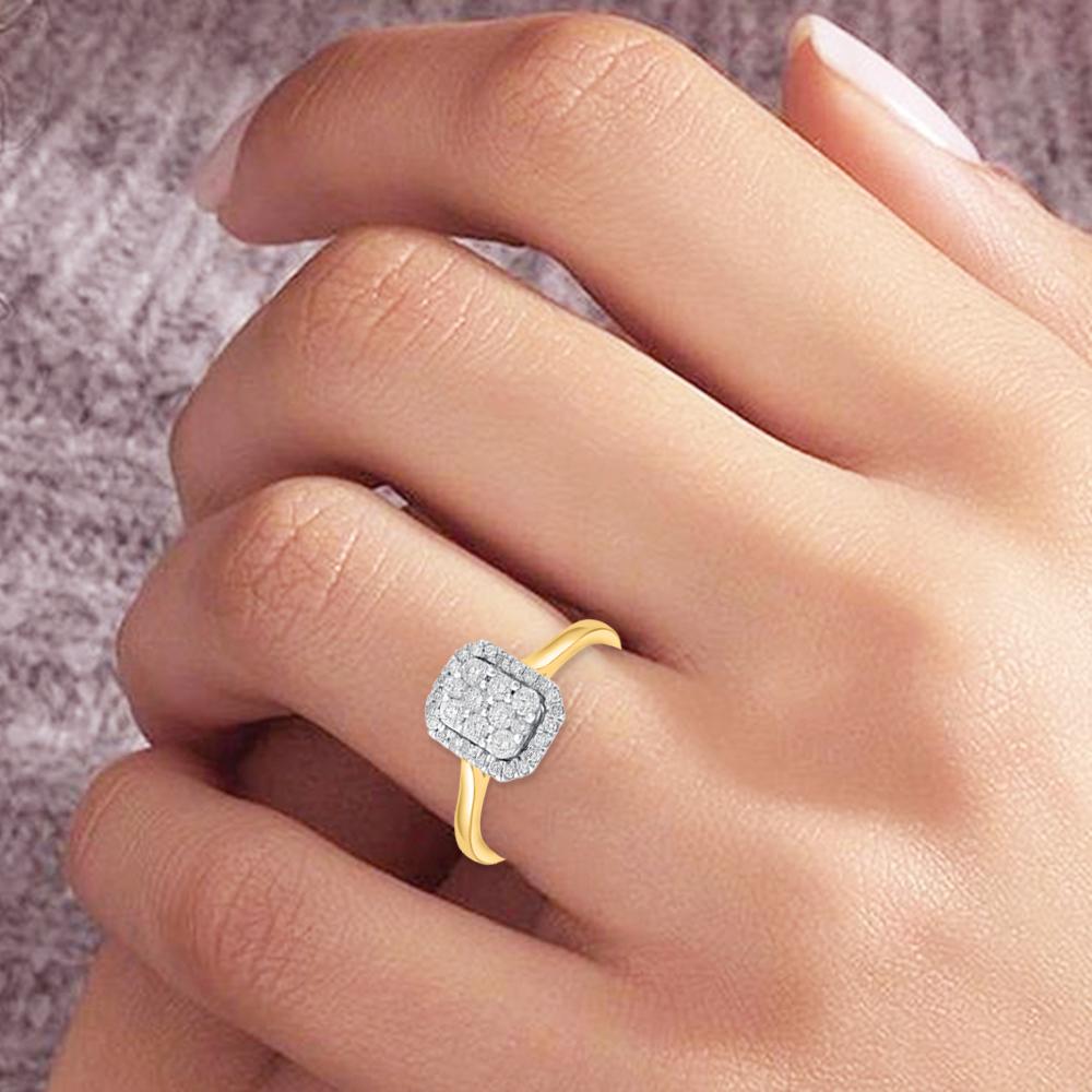 Women's TJD 0.50 Carat Brilliant Cut Diamond 14 Karat Yellow Gold Halo Engagement Ring For Sale