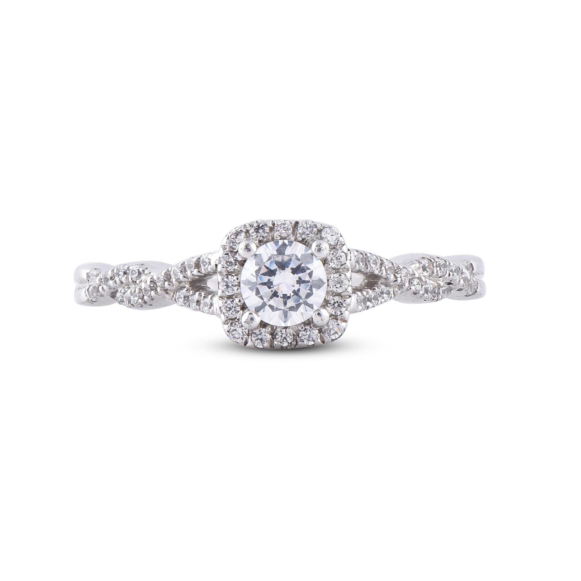 Art Déco TJD Anello di fidanzamento con diamante da 0,50 carati in oro bianco 18 carati con gambo ritorto a forma di aureola in vendita