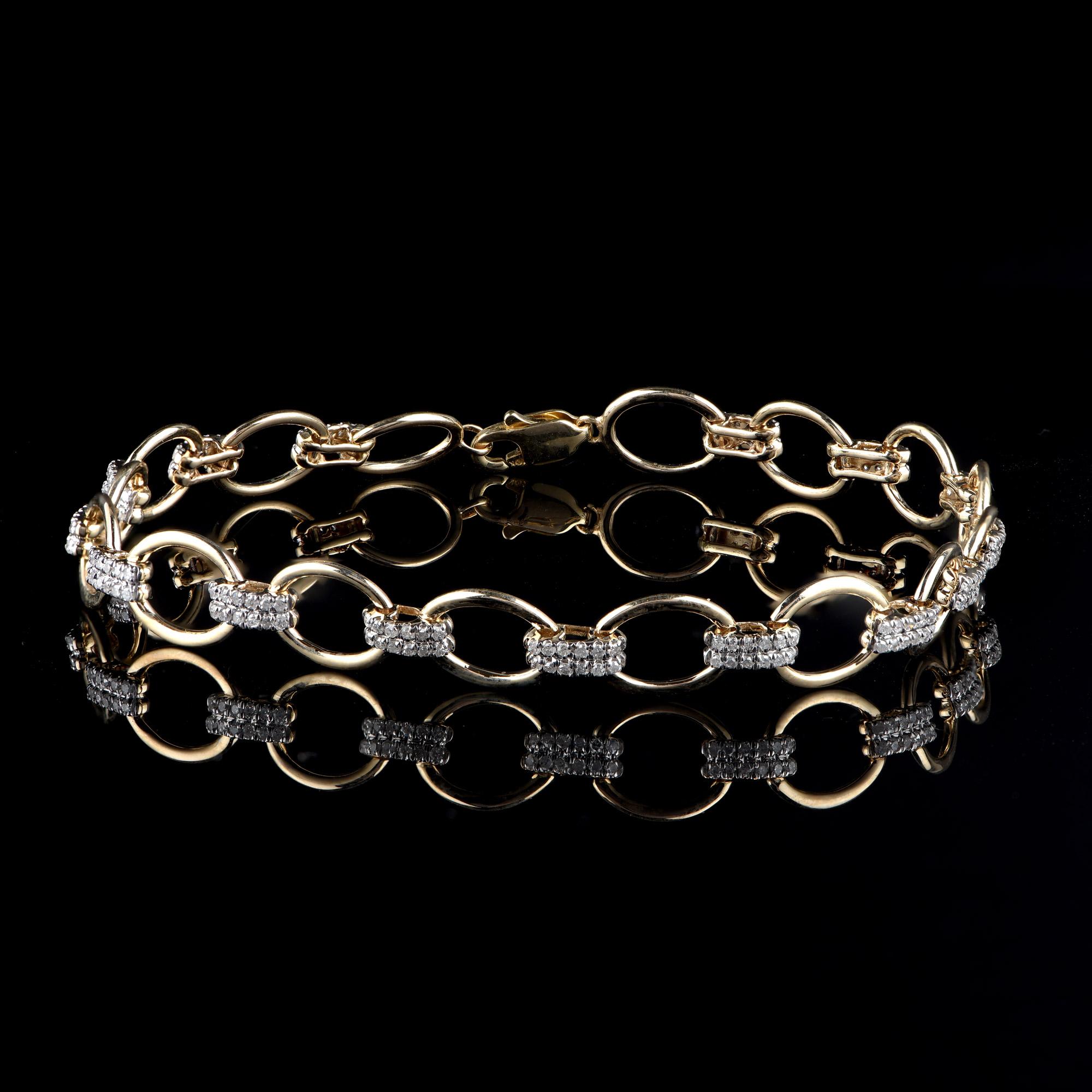 Taille ronde TJD Bracelet croisé en or jaune 18 carats avec diamants de 0,50 carat en vente