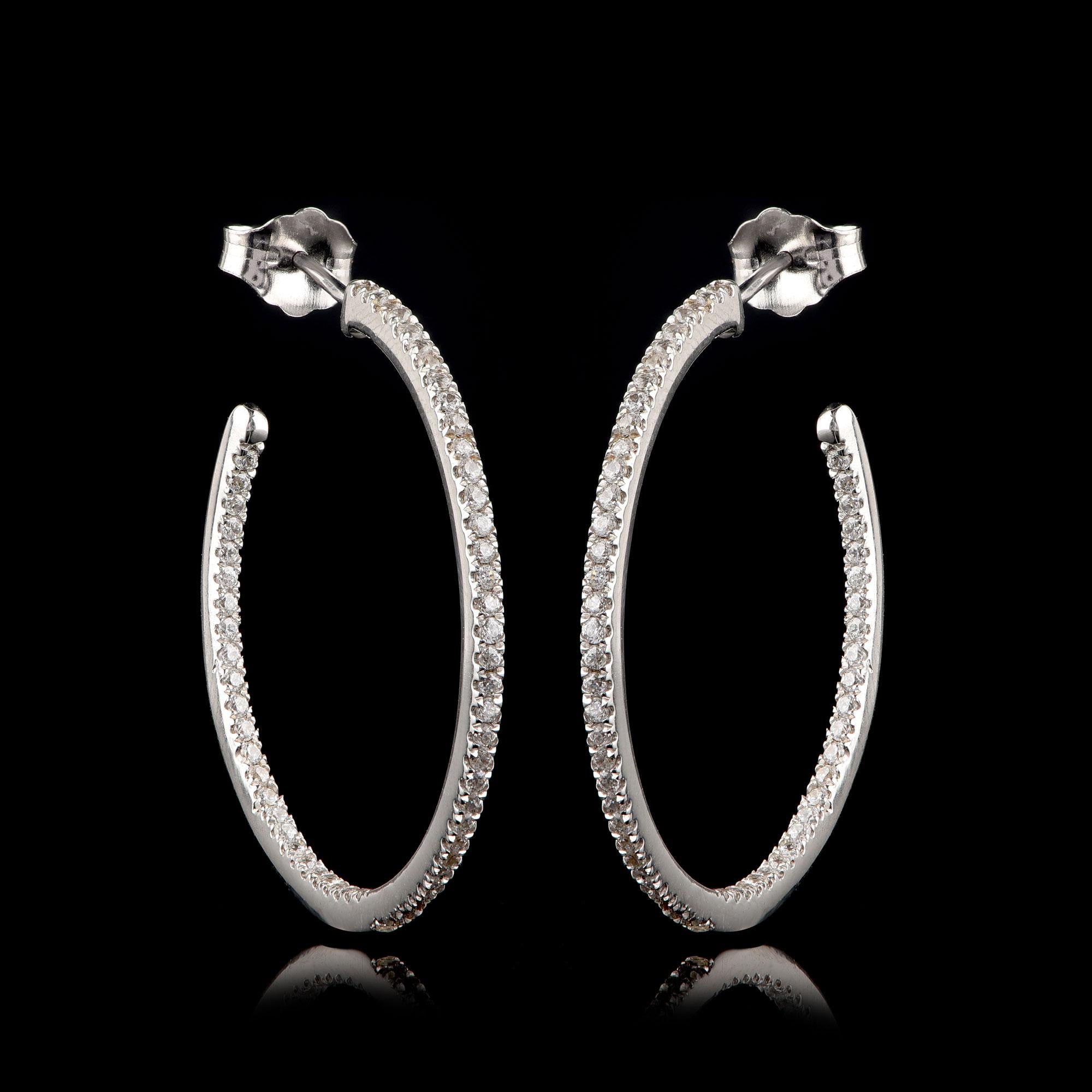 Contemporaneo TJD Orecchini classici a cerchio in oro bianco 18 carati con diamante interno ed esterno da 0,50 carati in vendita