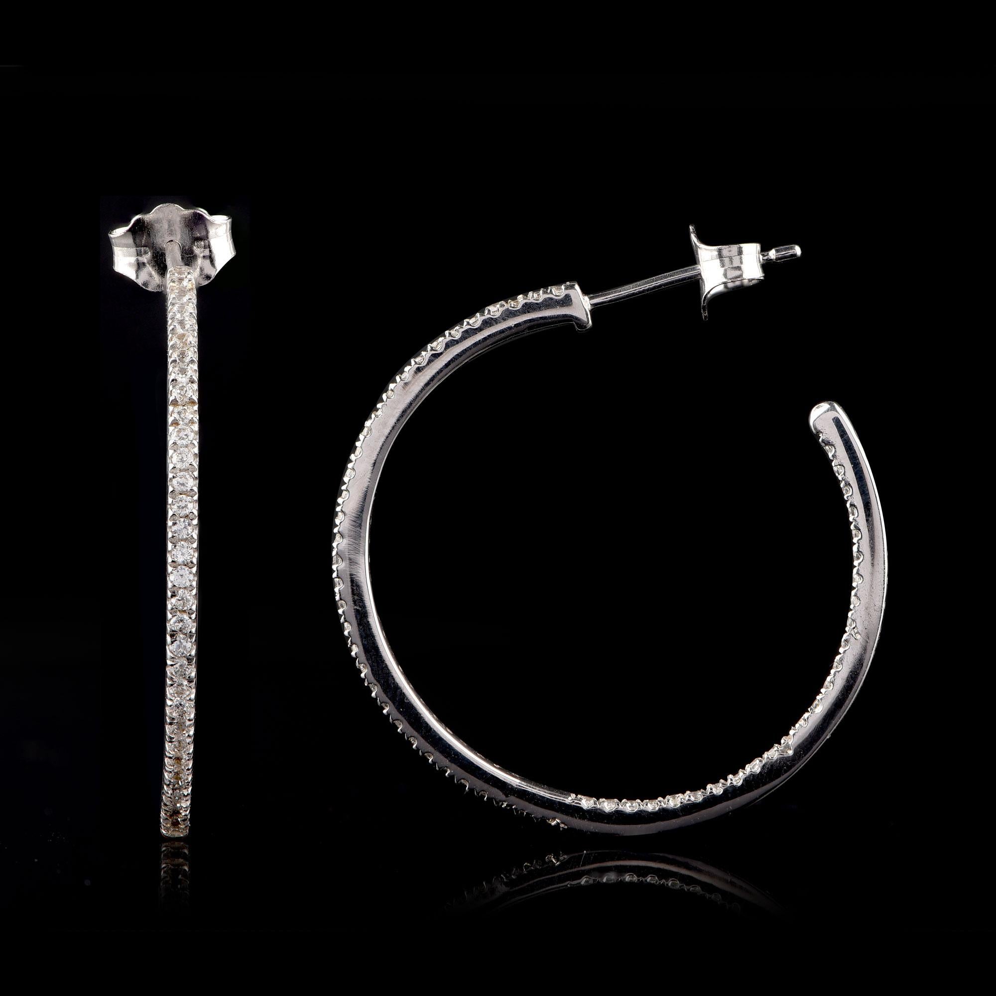 Taglio rotondo TJD Orecchini classici a cerchio in oro bianco 18 carati con diamante interno ed esterno da 0,50 carati in vendita