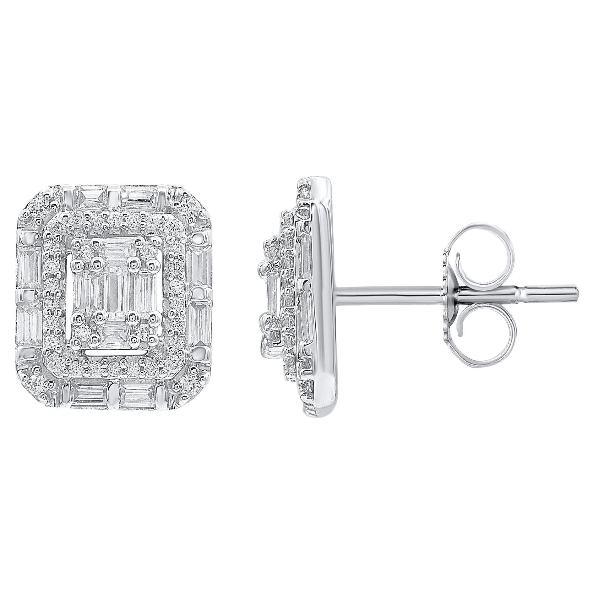 Questi bellissimi orecchini sono realizzati in oro bianco 14KT e tempestati di 94 diamanti naturali a taglio singolo e a baguette con incastonatura a griffe e a canale. Il peso totale dei diamanti di questi orecchini è di 0,50 carati. Tutti i