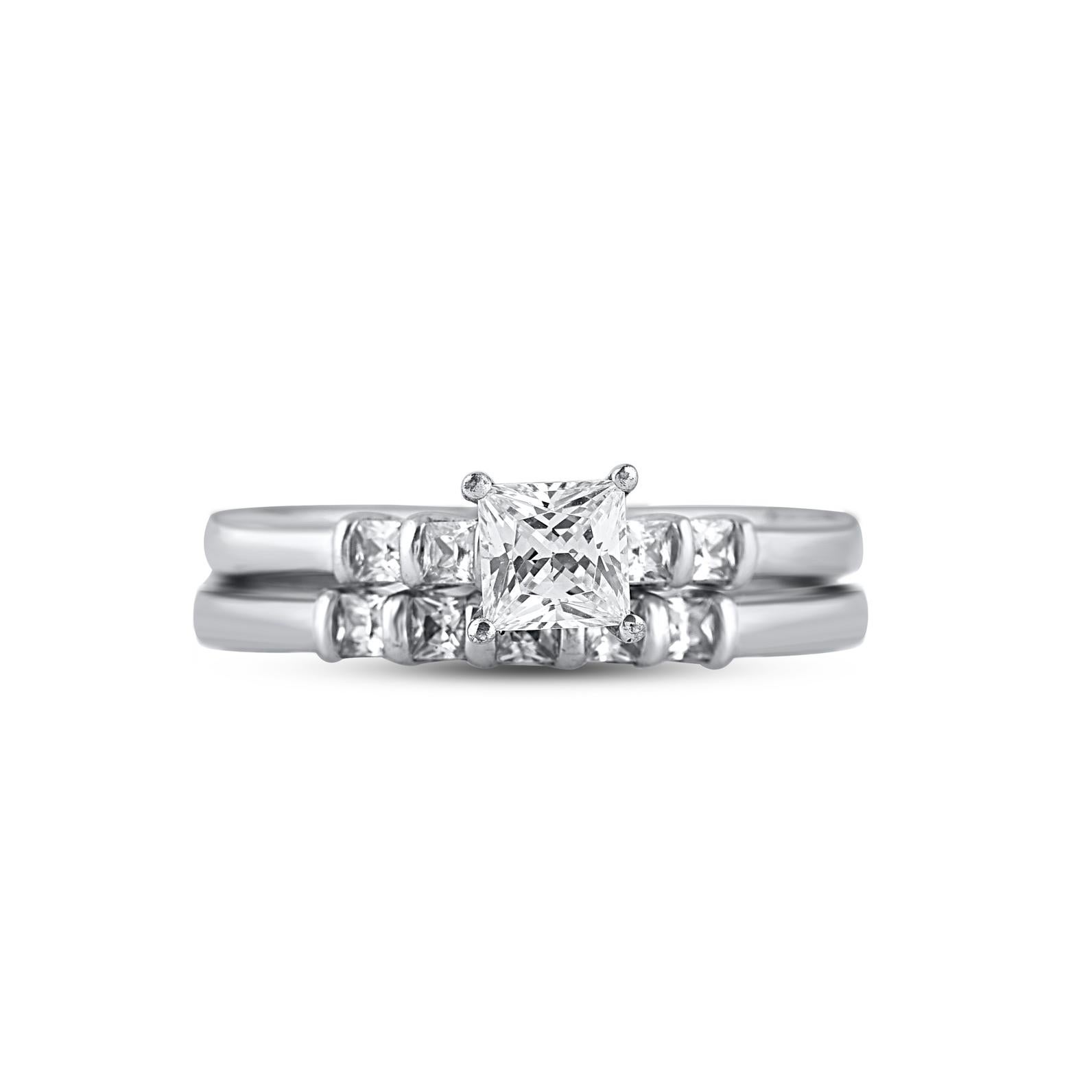 Contemporary TJD 0.50 Carat Natural Round Cut Diamond White Gold Five Stone Bridal Ring Set For Sale