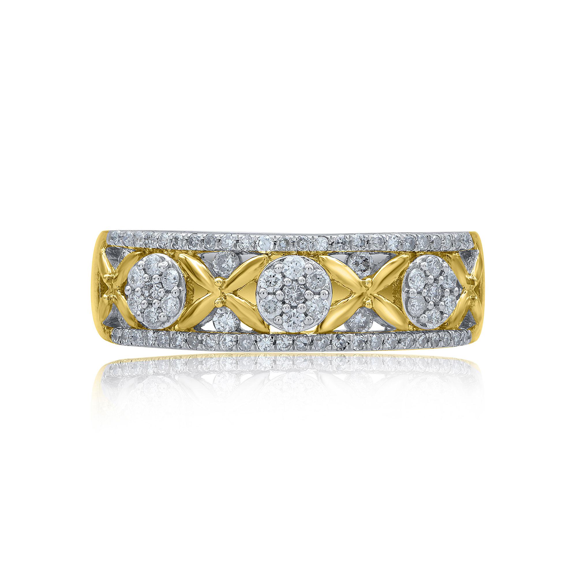 Lassen Sie Ihren schönsten Tag mit diesem Ehering erstrahlen. Diese Bandringe sind mit 77 natürlichen Diamanten im Brillant- und Einzelschliff in 14 Karat Gelbgold in Zacken-, Pflaster- und Halbkanalfassung besetzt. Die weißen Diamanten sind mit der
