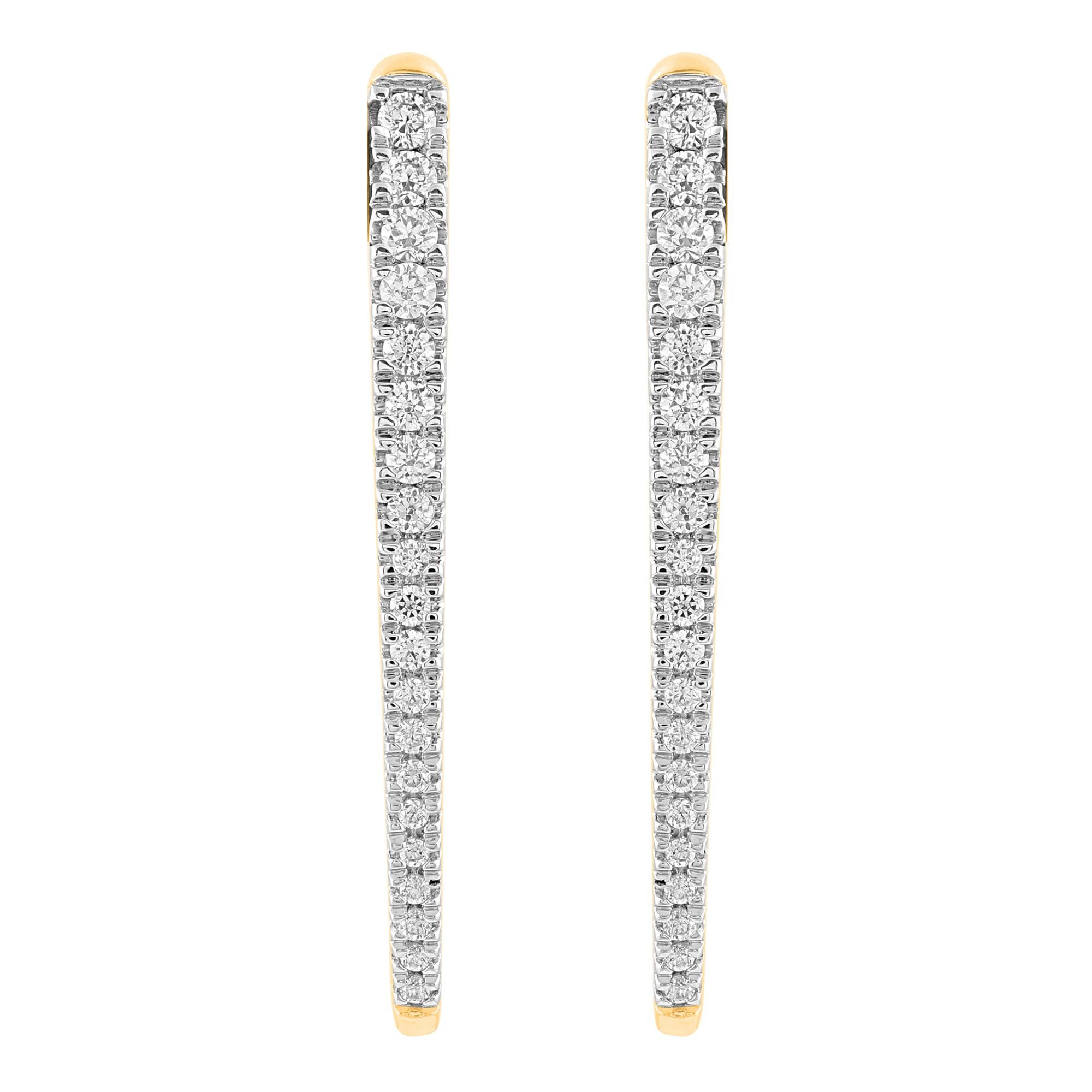 Un plaisir étincelant, ces boucles d'oreilles en diamant s'adaptent à son esthétique charmante. Orné en or jaune 14 carats de 40 diamants ronds en serti clos, il éblouit par sa couleur H-I et sa pureté I2. Captivant avec 0,50 carat, il se fixe