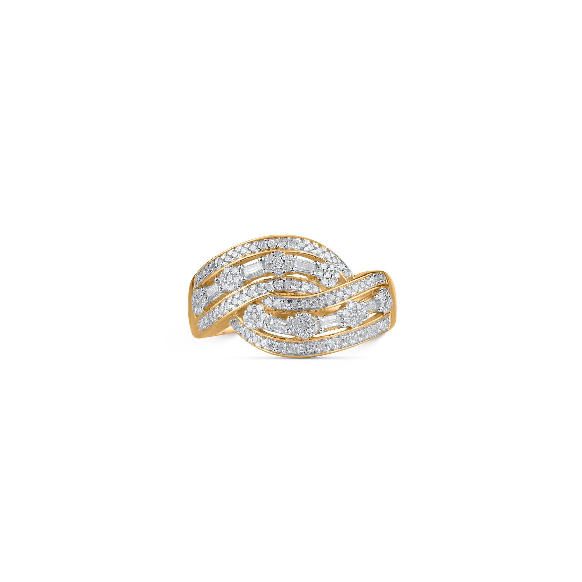 Moderne Bague bypass en or jaune 10 carats avec diamants ronds et baguettes de 0,50 carat TJD en vente