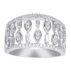 Bague à la mode en or blanc 14 carats avec diamants ronds et baguettes de 0,50 carat TJD