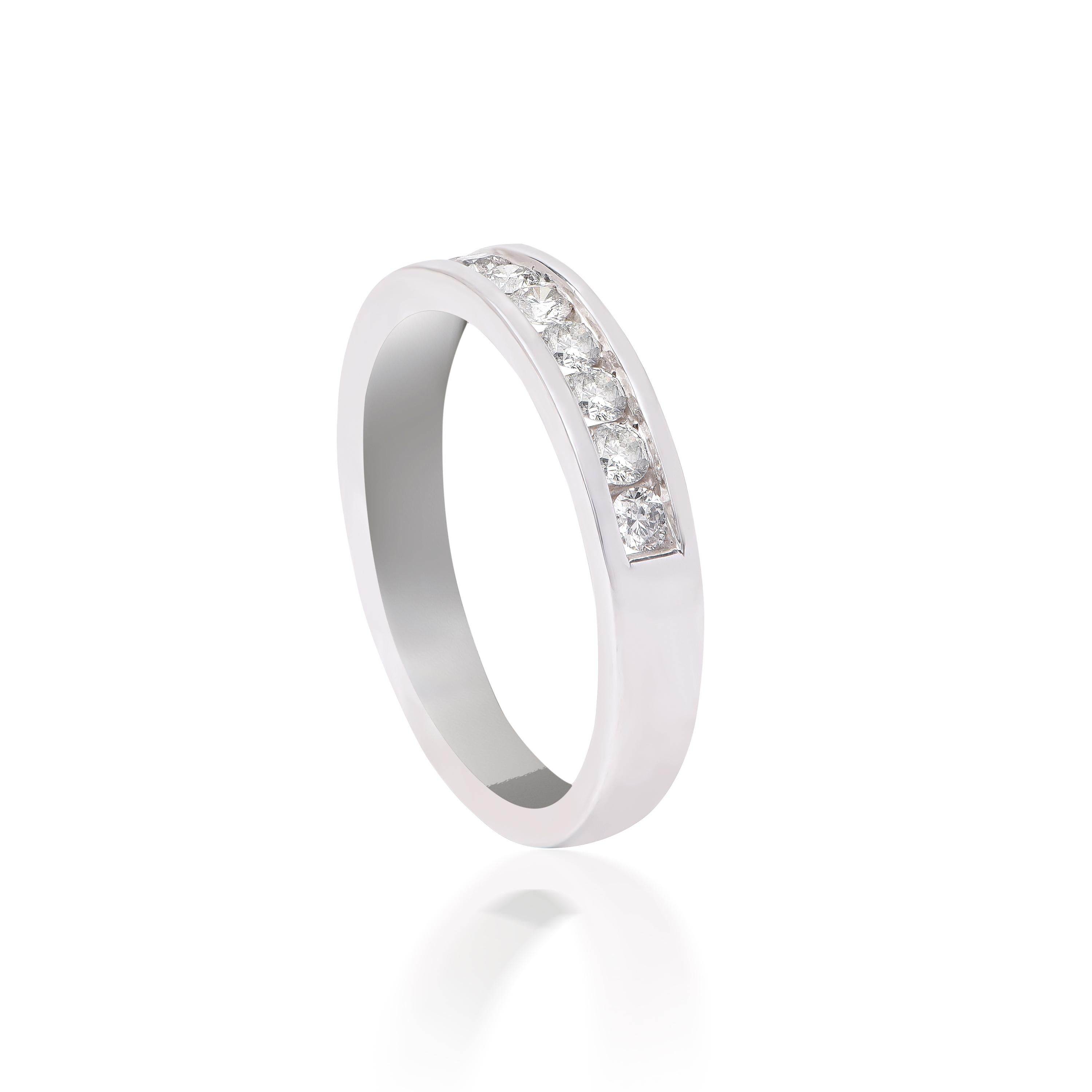Moderne TJD 0.50 Carat Round Diamond 18KT White Gold Channel Channel Set Classic Wedding Band en vente