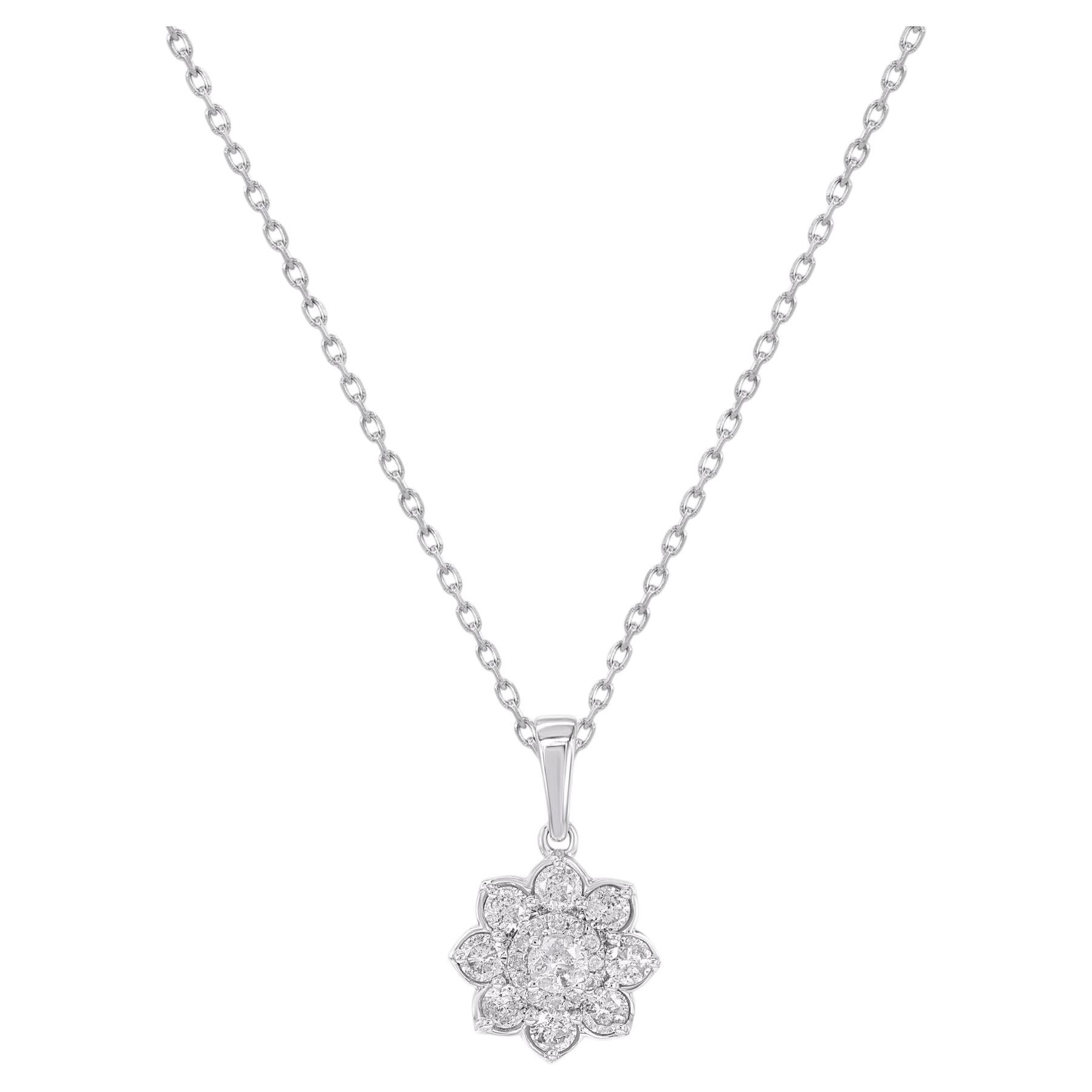 Collana con ciondolo floreale di diamanti rotondi da 0,50 carati di TJD in oro bianco 10K