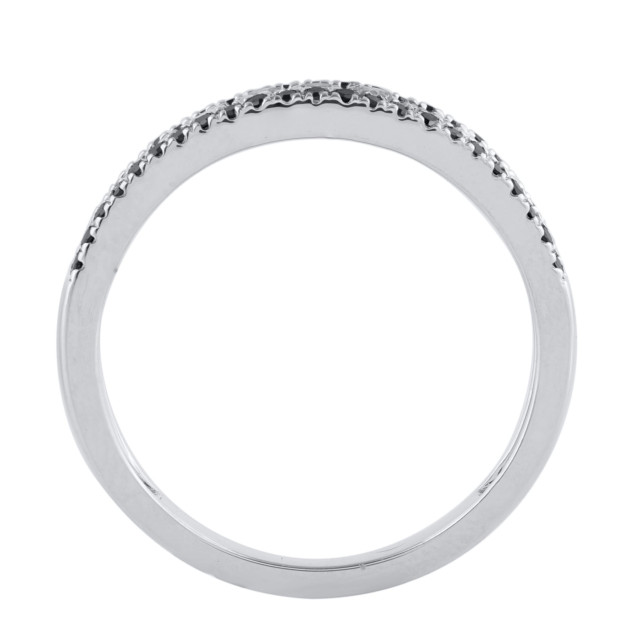 Modern TJD 0.50 Carat White & Treated Black Diamond 14 Karat Gold Stackable Band Ring For Sale