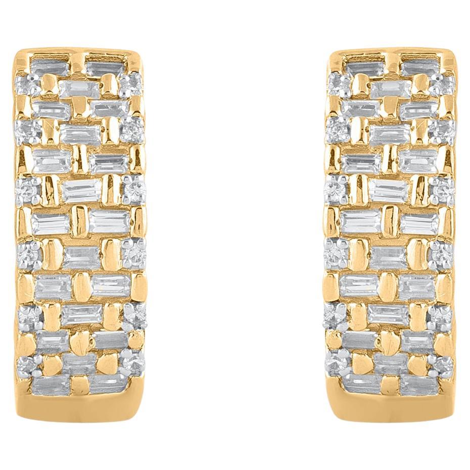 TJD 0.75 Carat Baguette Cut Diamond 14 Karat Yellow Gold Huggie Hoop Earrings For Sale