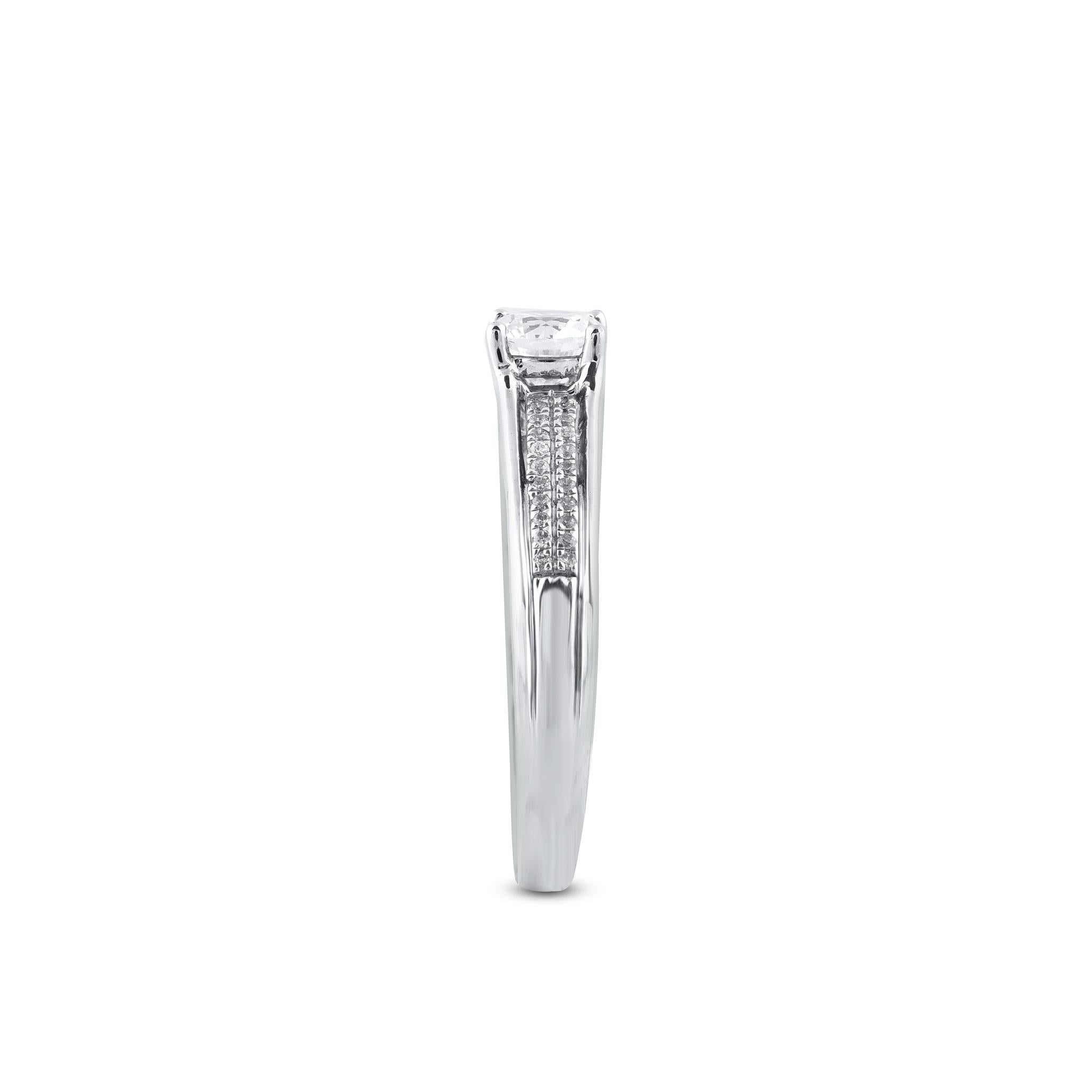 Taille ronde Bague de fiançailles de mariage en or blanc 14 carats avec diamants naturels taille ronde de 0,75 carat TJD en vente
