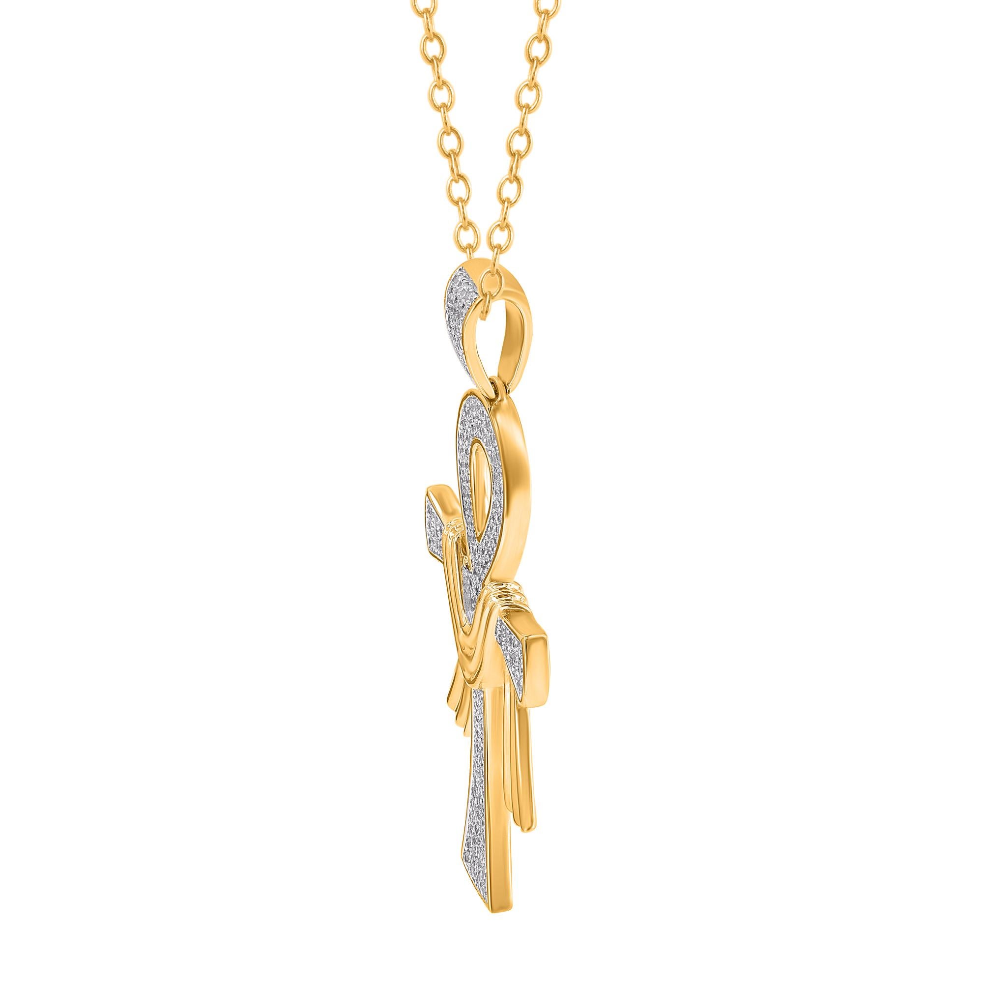 Laissez briller votre foi avec ce pendentif croix simple et élégant. Magnifiquement conçu par nos experts en or jaune 14 carats et orné de 132 diamants sertis en pavé. Le poids total du diamant est de 0,75 carat et il brille par sa couleur H-I et sa