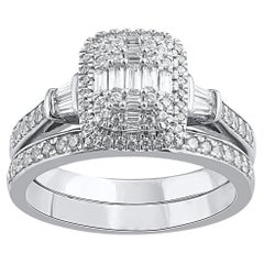 Bague de mariage en or blanc 14 carats sertie de diamants ronds et baguettes de 0,75 carat TJD