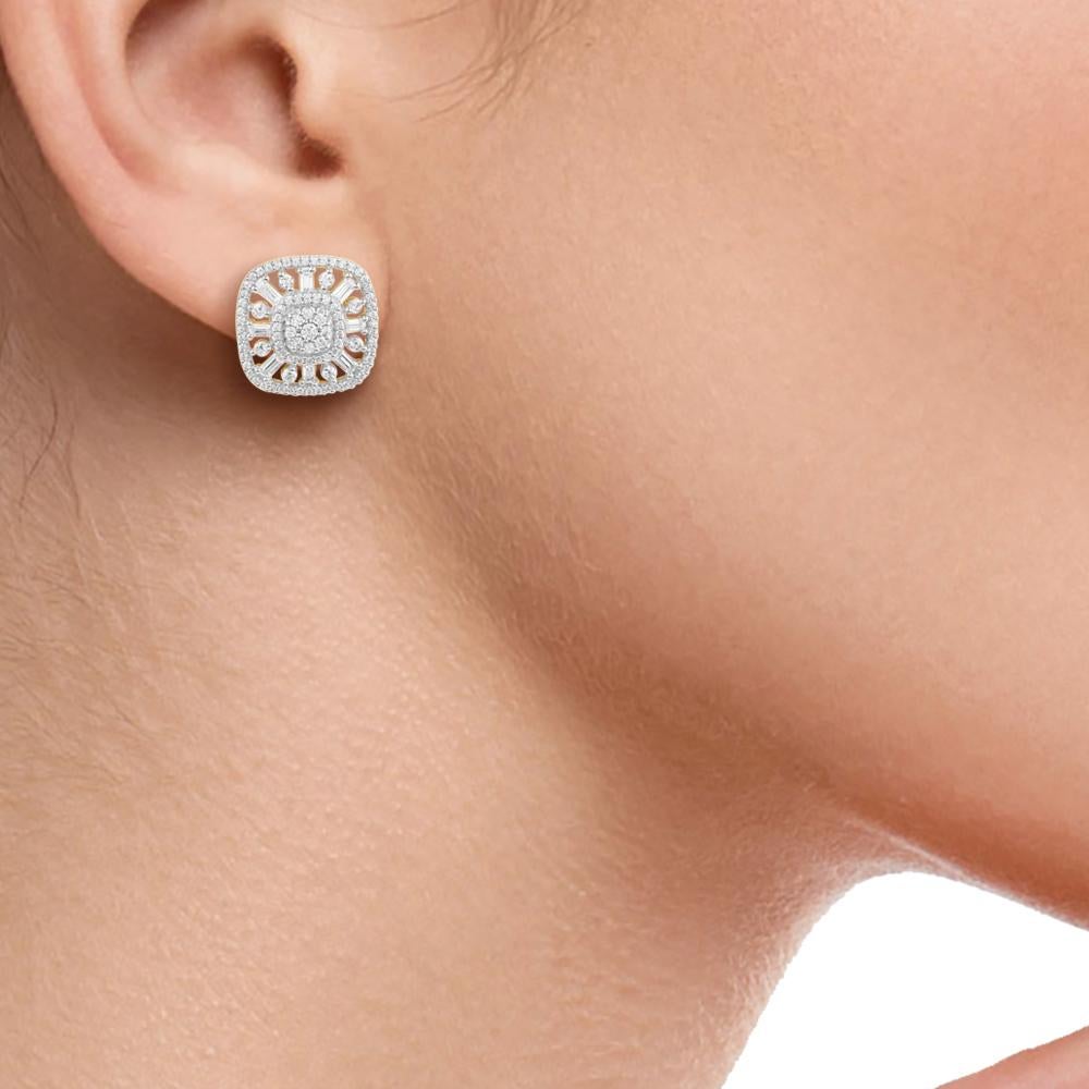 Taille ronde Boucles d'oreilles TJD 0.75 Carat Round & Baguette Cut Diamond 14K Gold Cushion Shape Stud Ears en vente