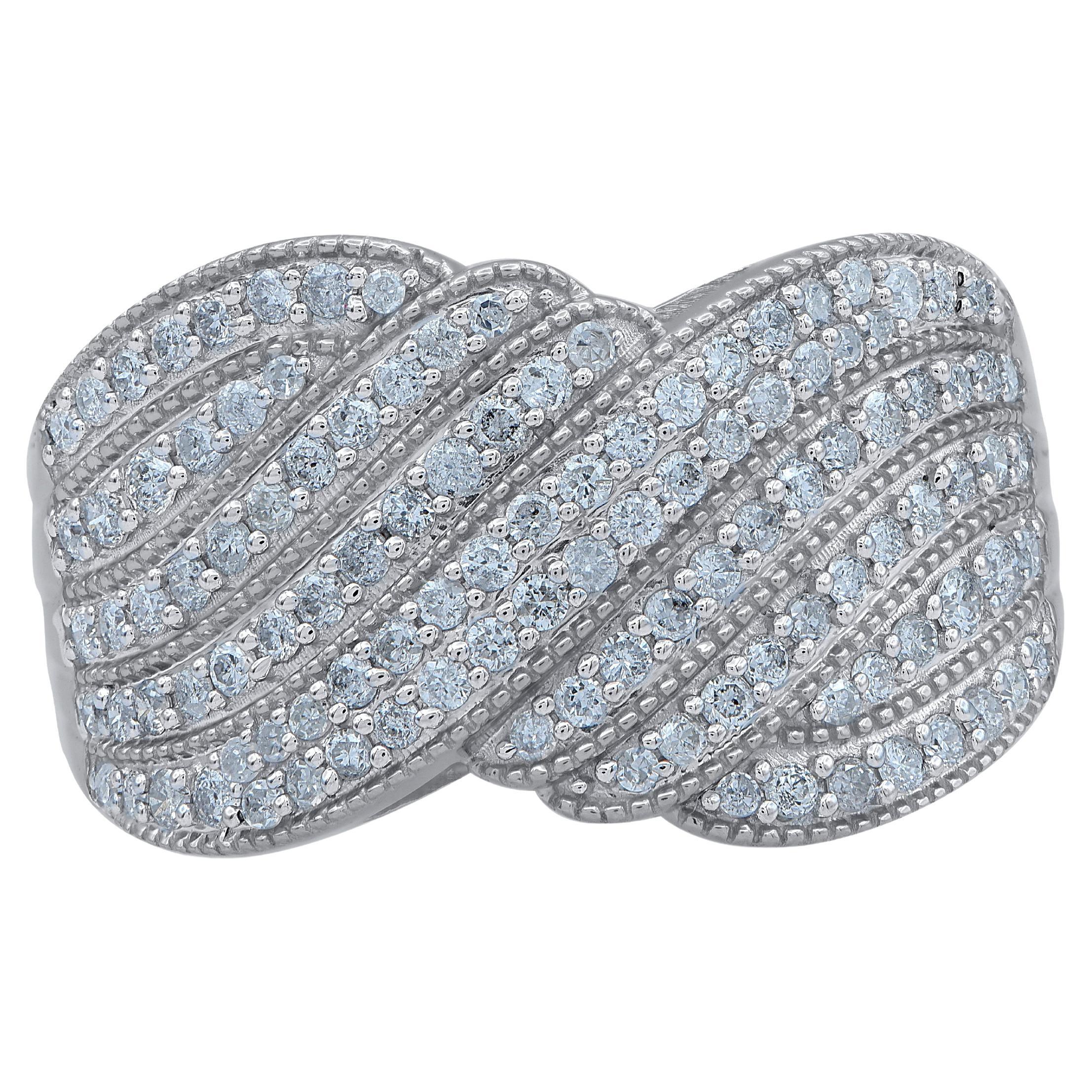 Onora il tuo giorno speciale con questo eccezionale anello a fascia con diamante. Questo anello a fascia presenta 114 diamanti taglio brillante e taglio singolo splendidamente incastonati. Il peso totale del diamante è di 0,75 carati. I diamanti