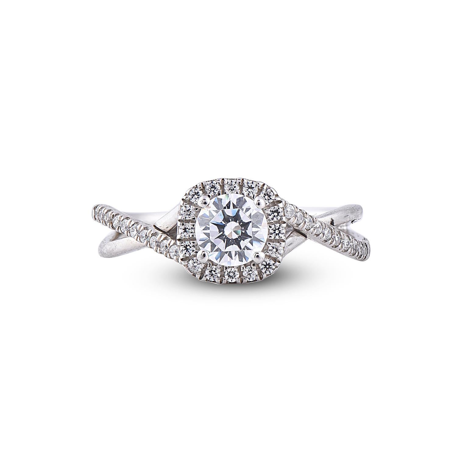 TJD 0,75 Karat runder Diamant 18 Karat Weißgold Halo Crisscross Mode-Ring (Art déco) im Angebot