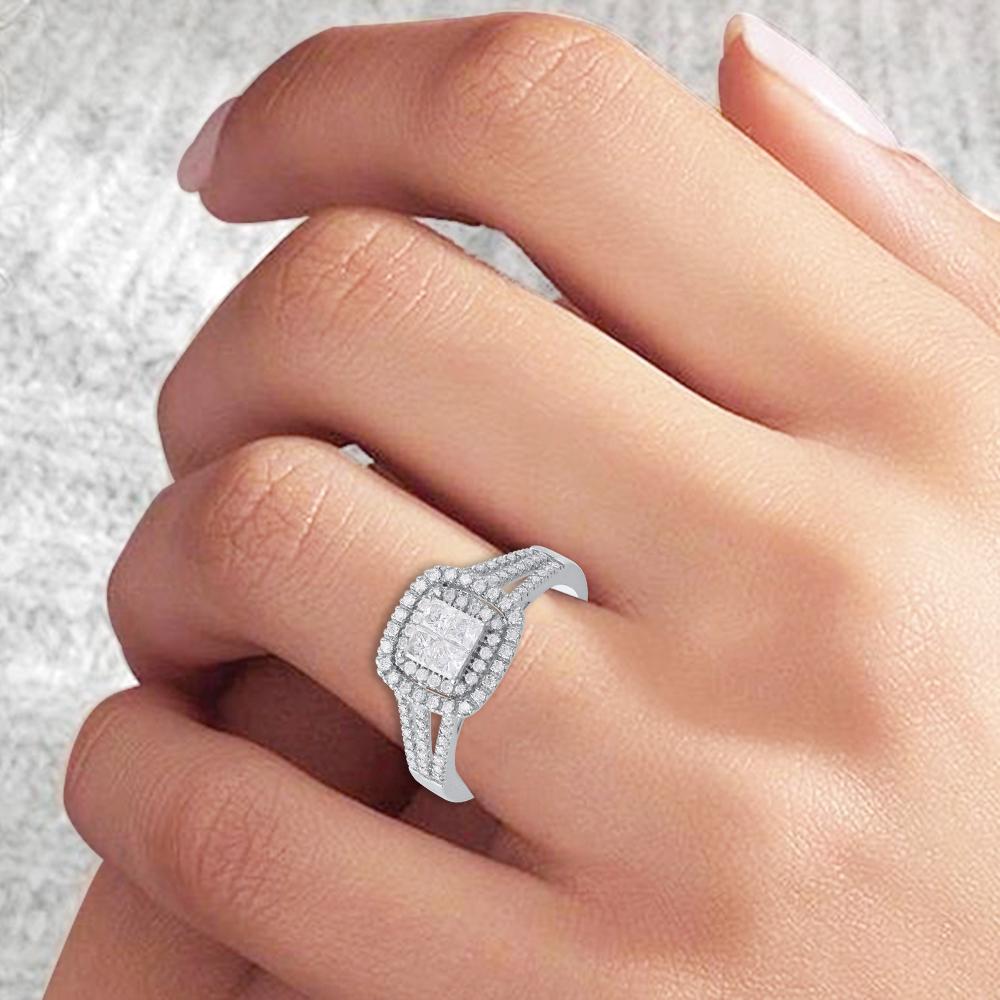 Round Cut TJD 0.75 CTW Round and 4 Center Princess Diamond 10KT White Gold Engagement Ring For Sale